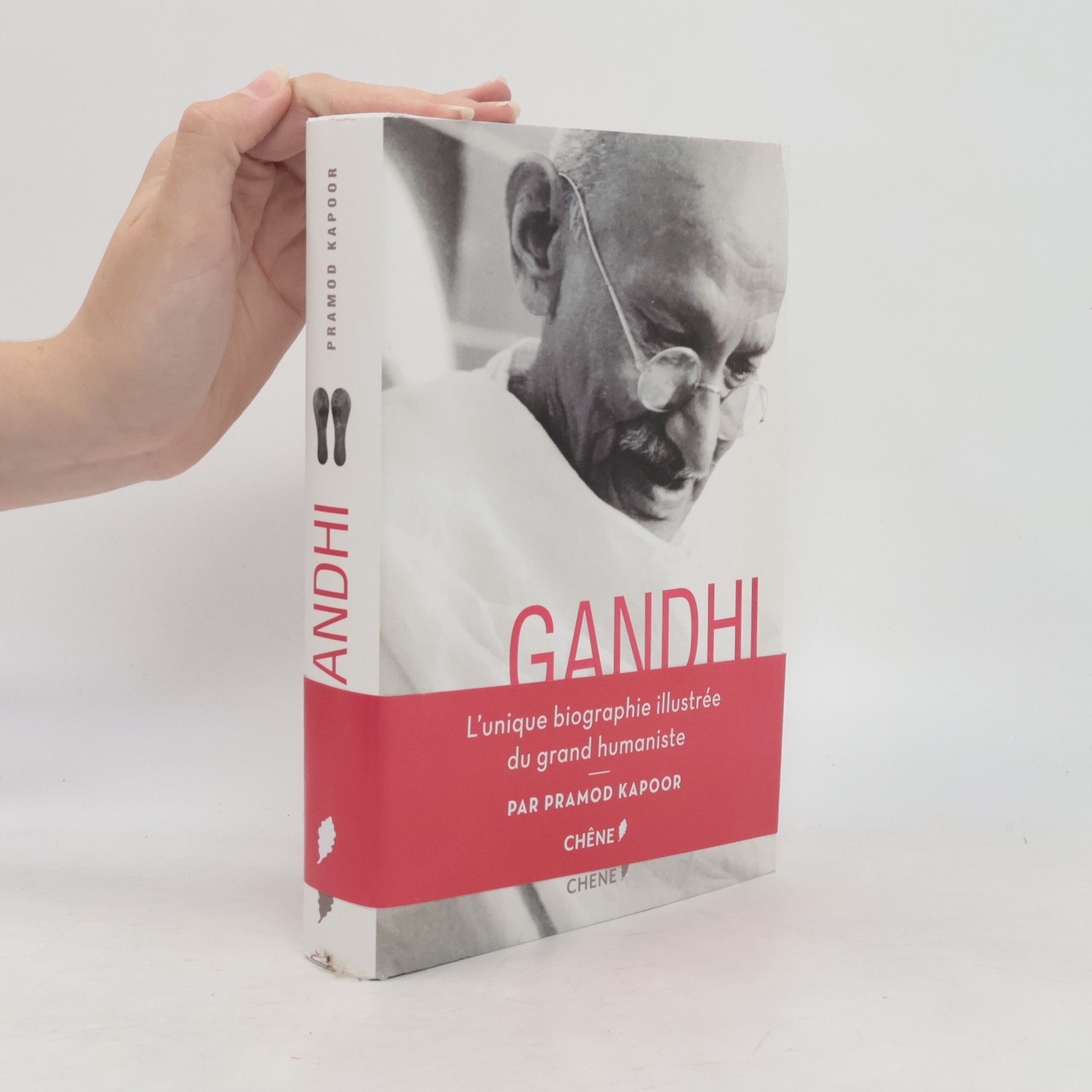 Pramod Kapoor Gandhi: La biographie illustrée