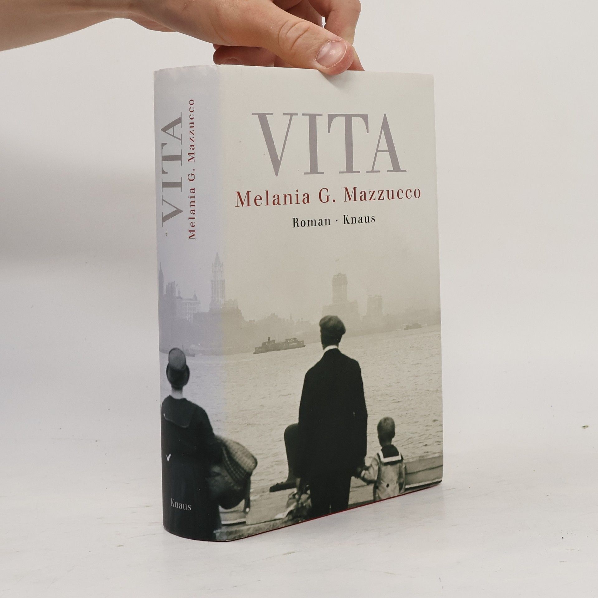 Melania Mazzucco Vita