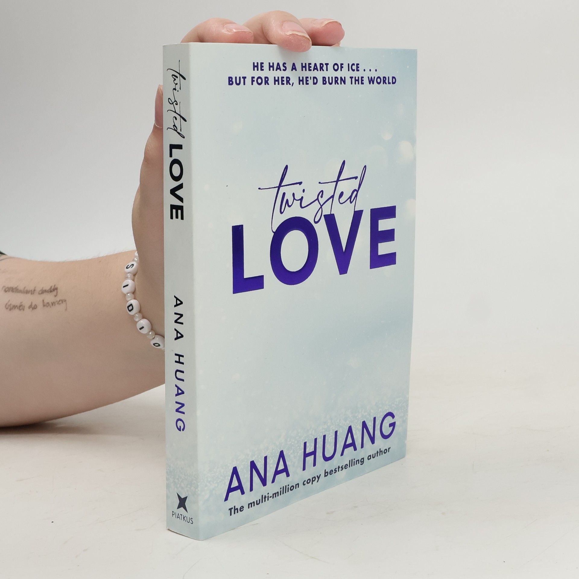Ana Huang Twisted love. Twisted book one
