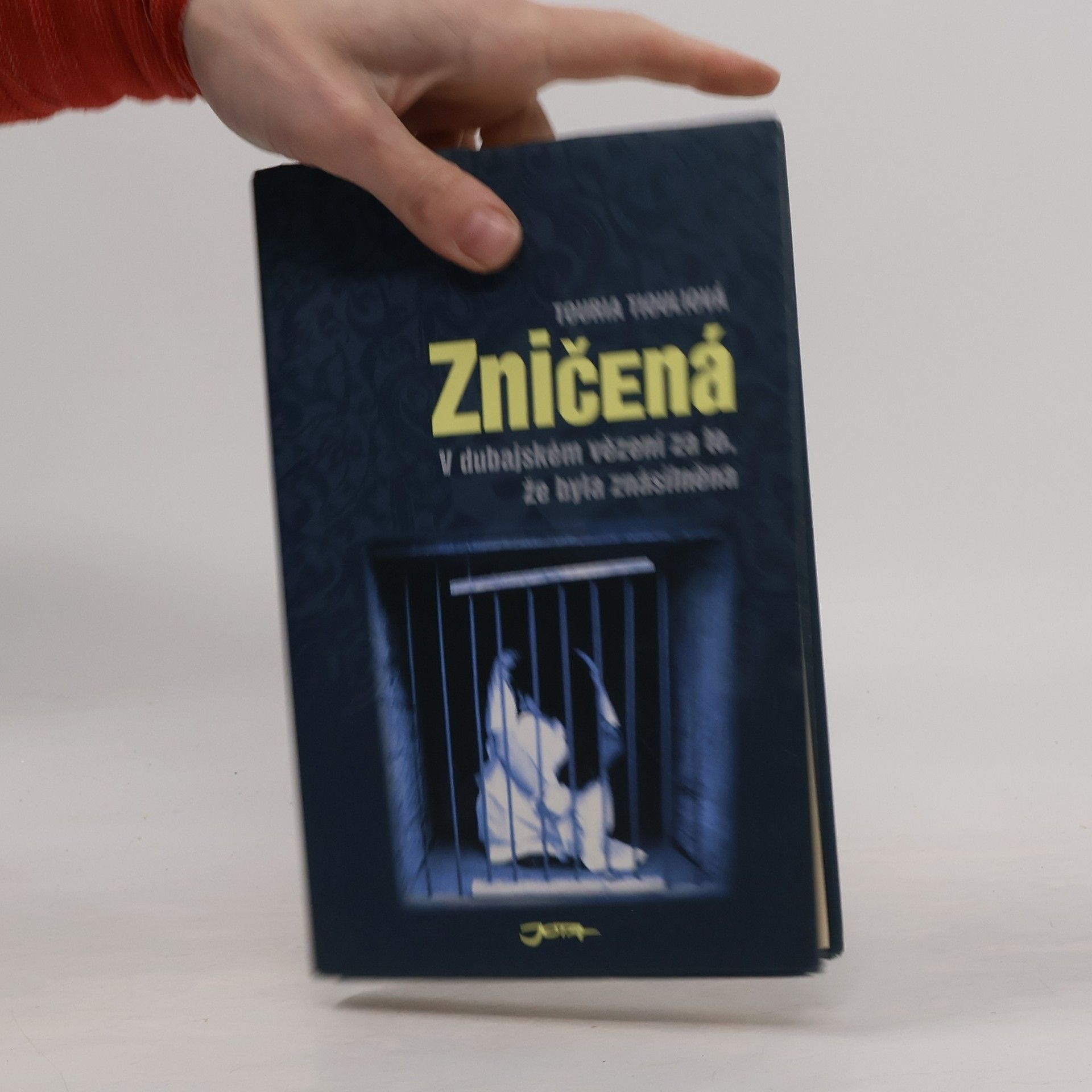 Touria Tiouli Zničená. V dubajském vězení za to, že byla znásilněna
