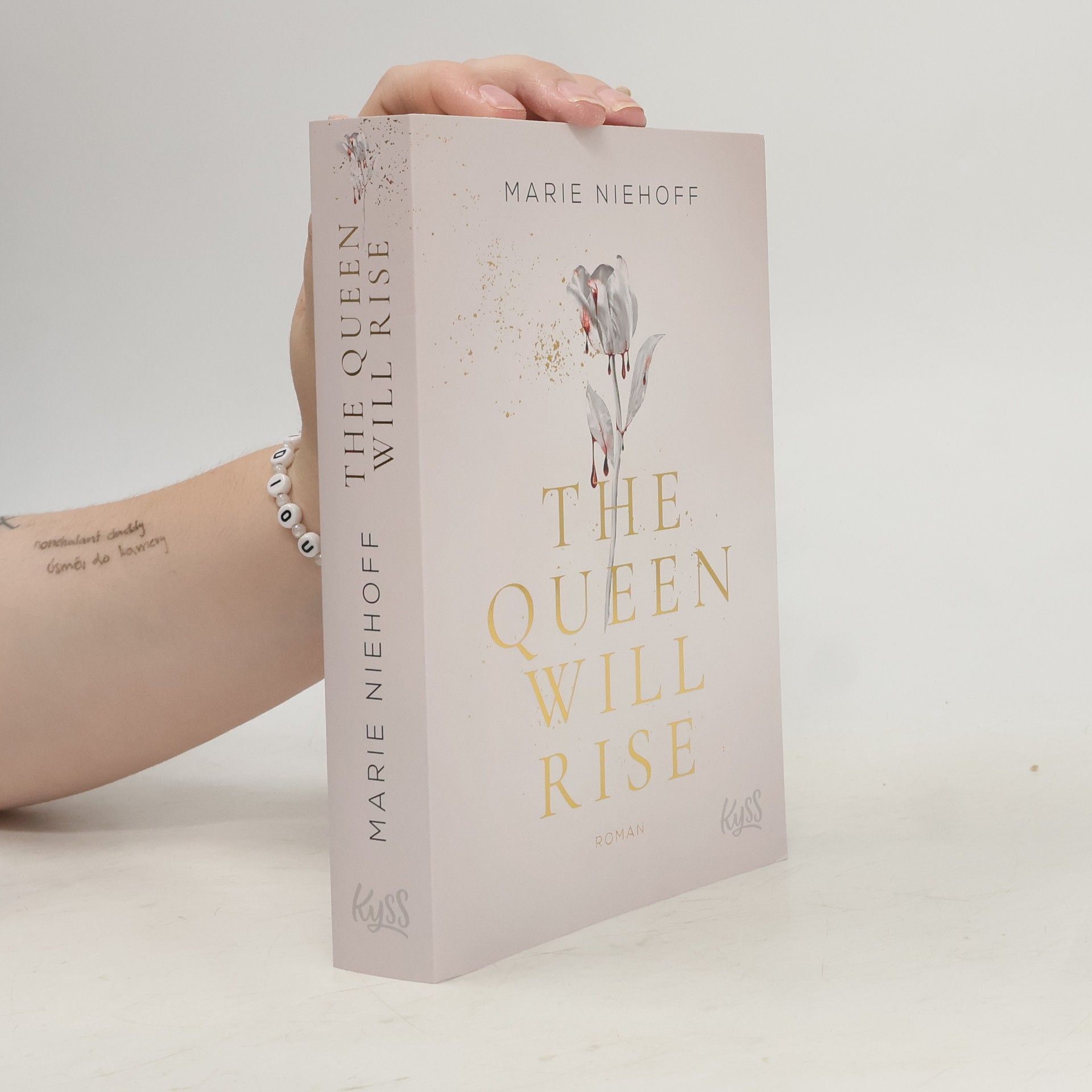 Marie Niehoff The Queen Will Rise