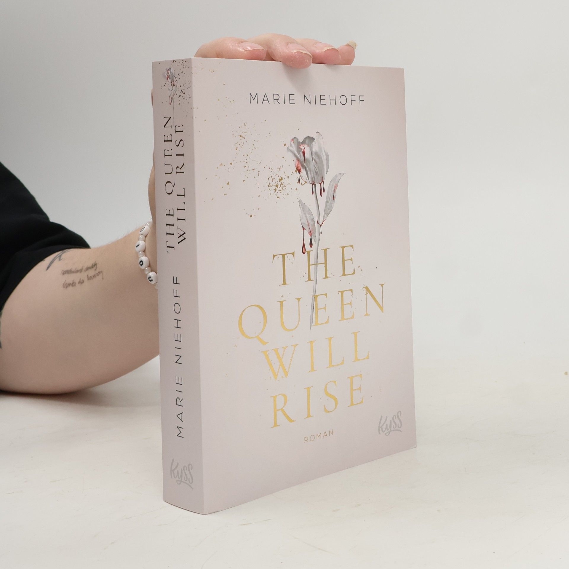 Marie Niehoff The Queen Will Rise