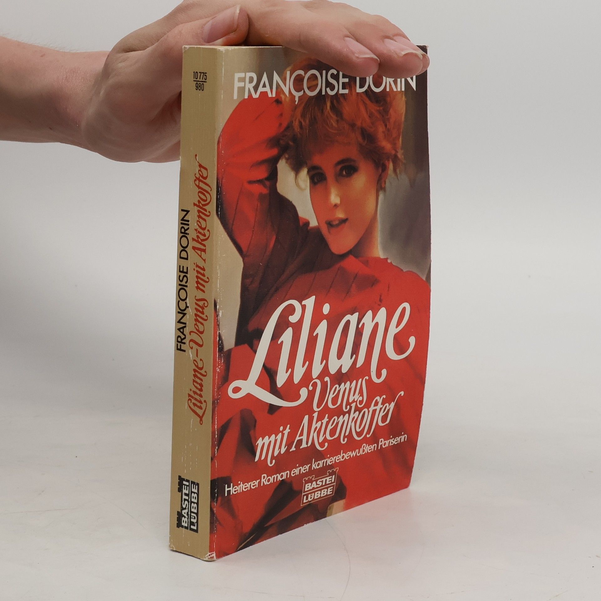 Liliane - Venus mit Aktenkoffer