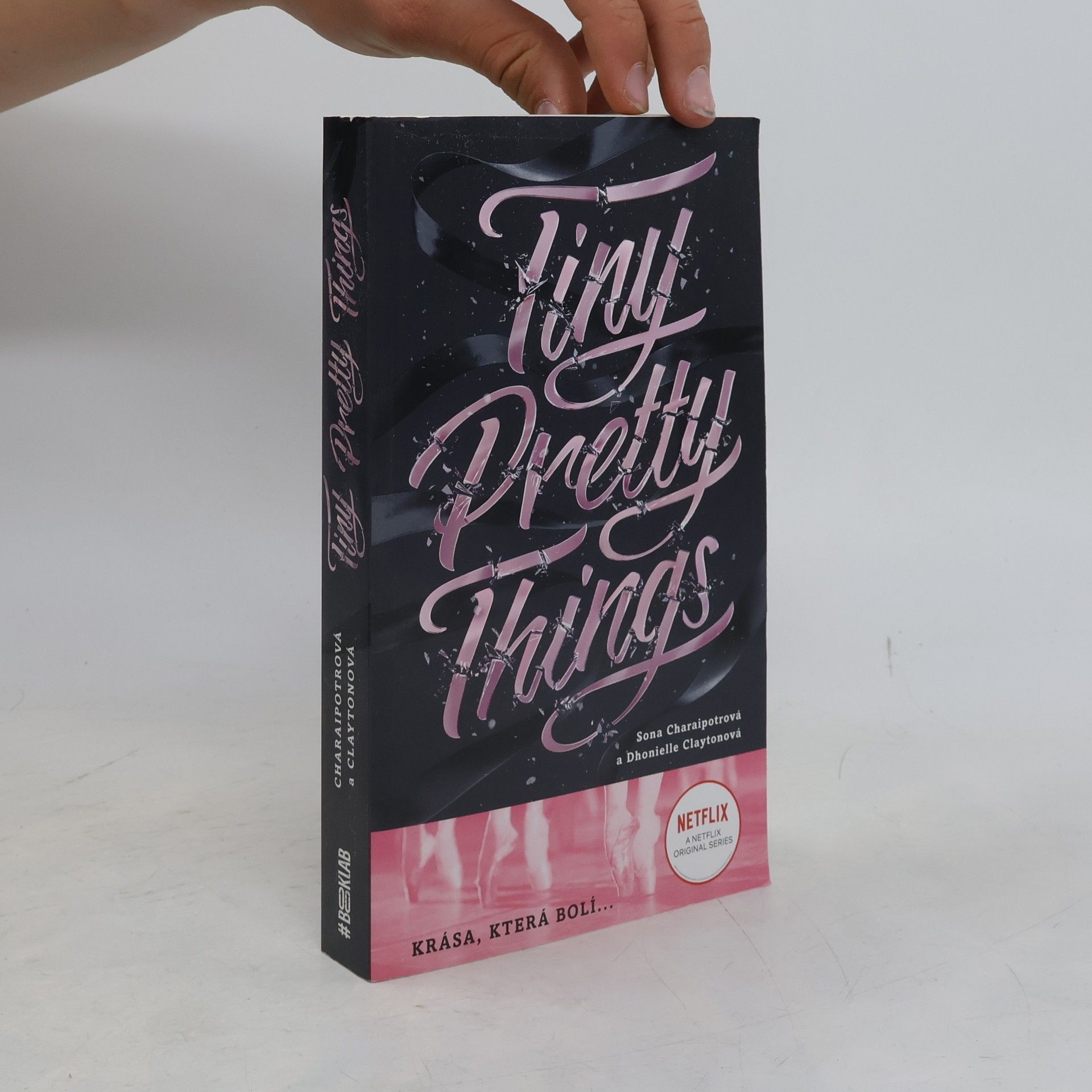 Sona Charaipotra Tiny pretty things