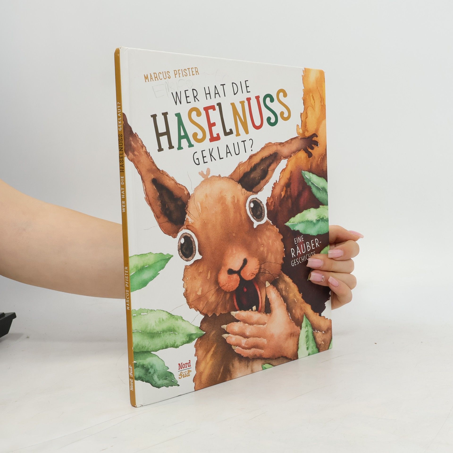Wer hat die Haselnuss geklaut?