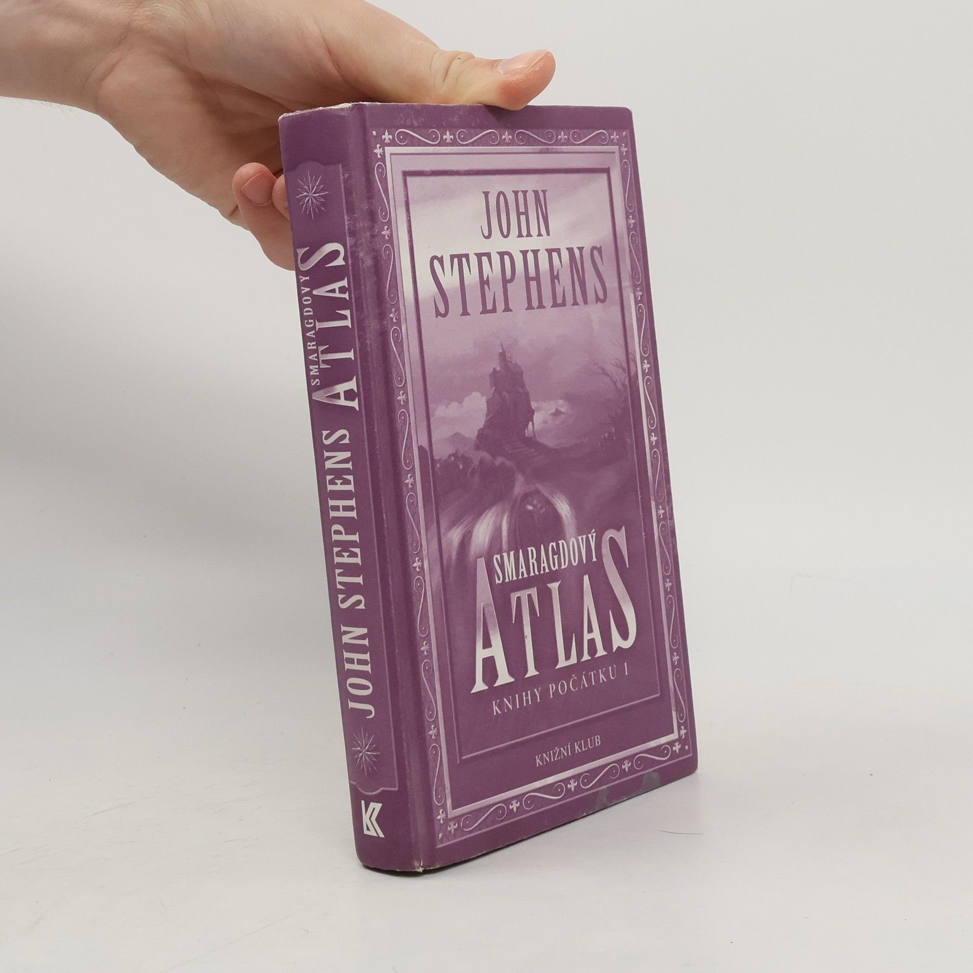 John Stephens Knihy počátku. 1. Smaragdový atlas