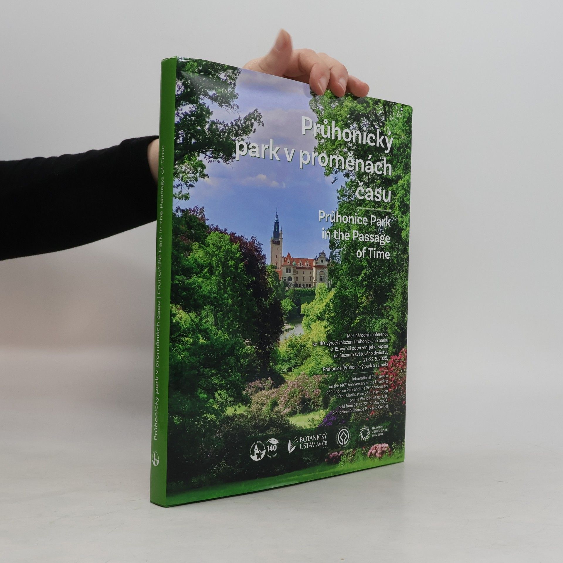 AA.VV. Průhonický park v proměnách času