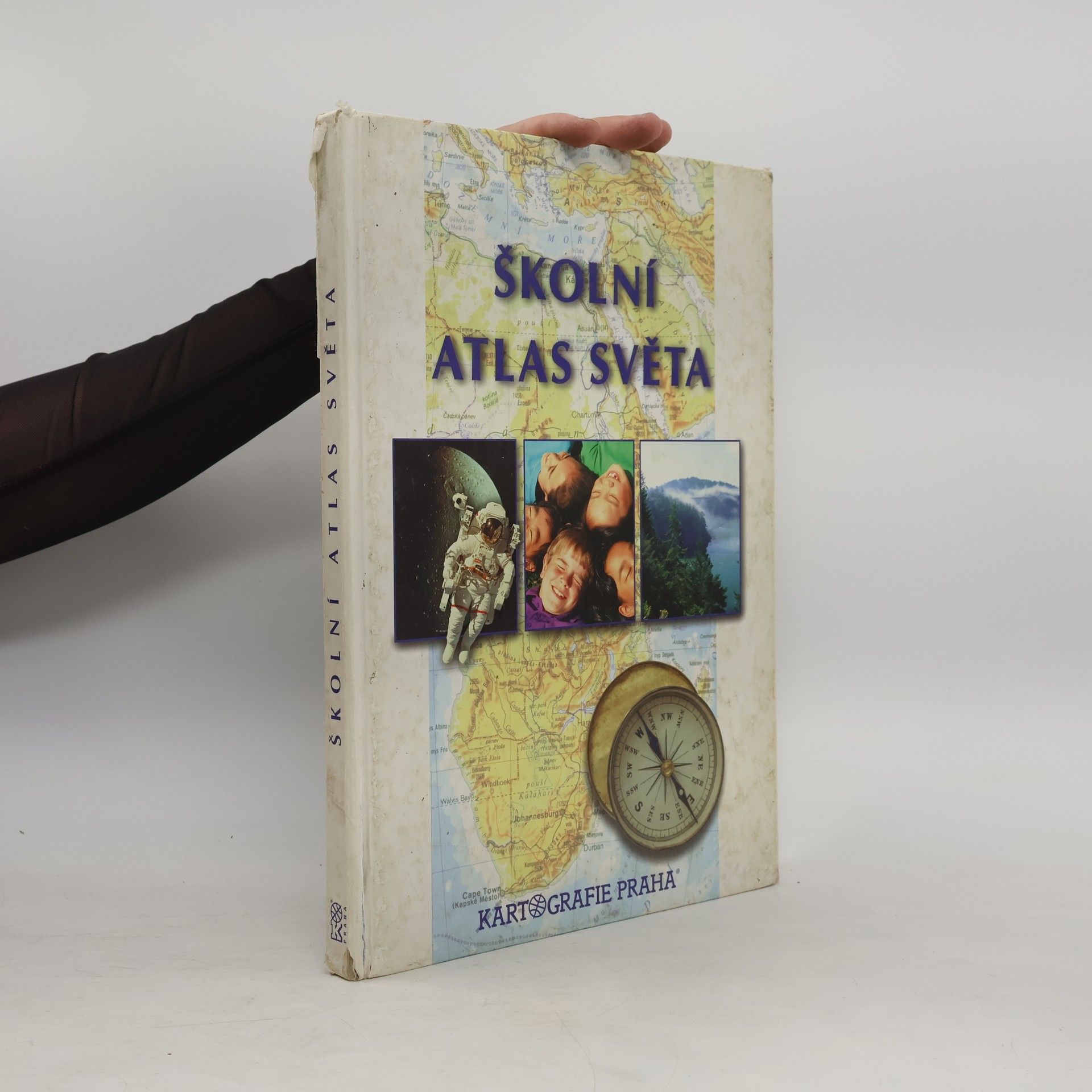Věra Dobrovolná Školní atlas světa