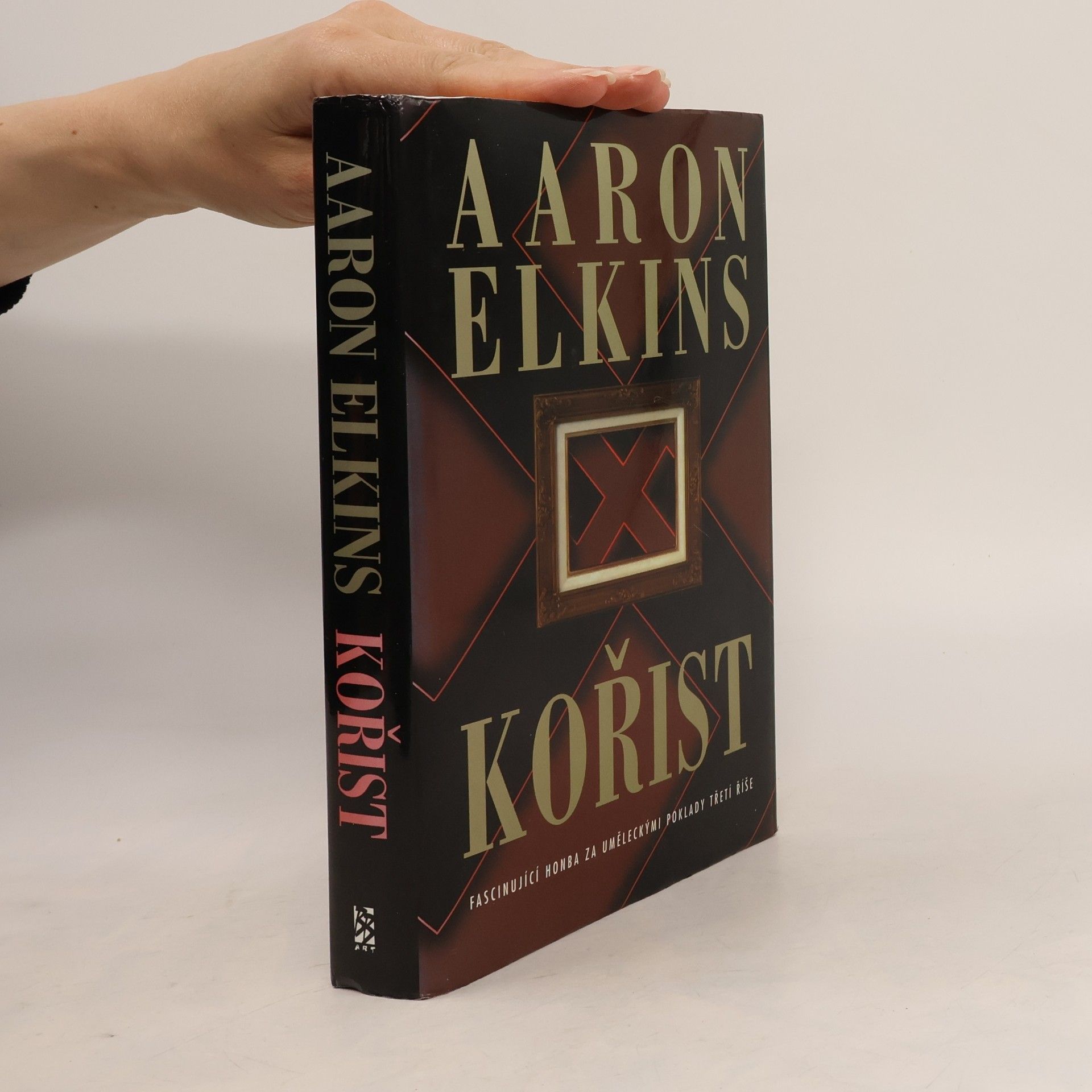 Aaron Elkins Kořist