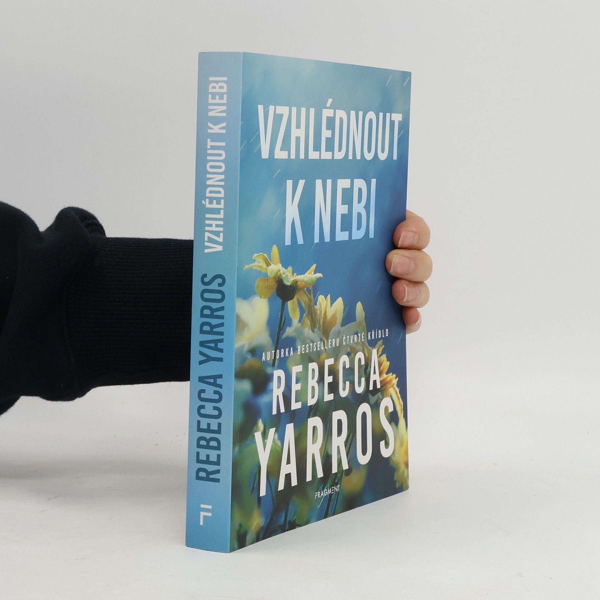Rebecca Yarros Vzhlédnout k nebi