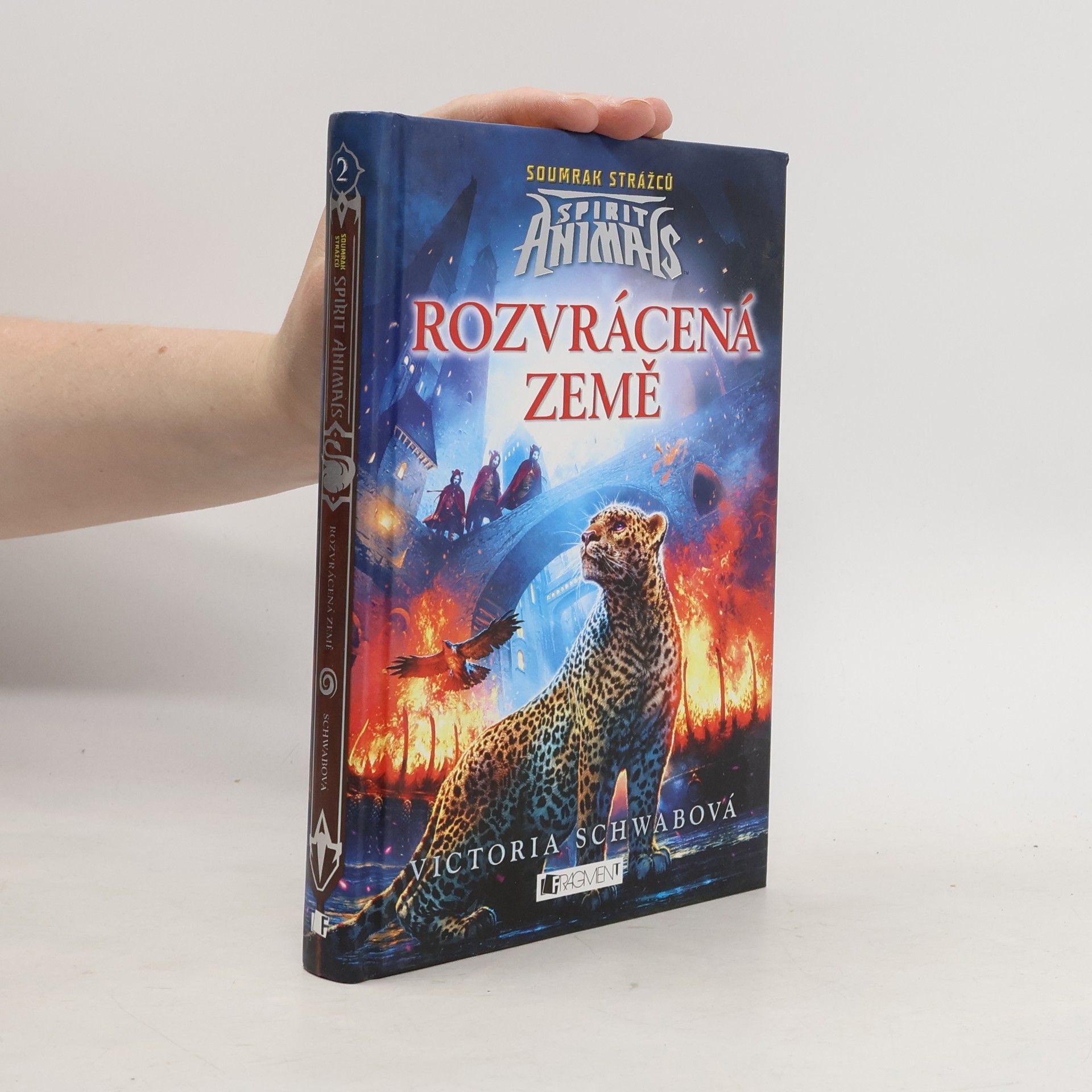 Victoria Schwab Rozvrácená země