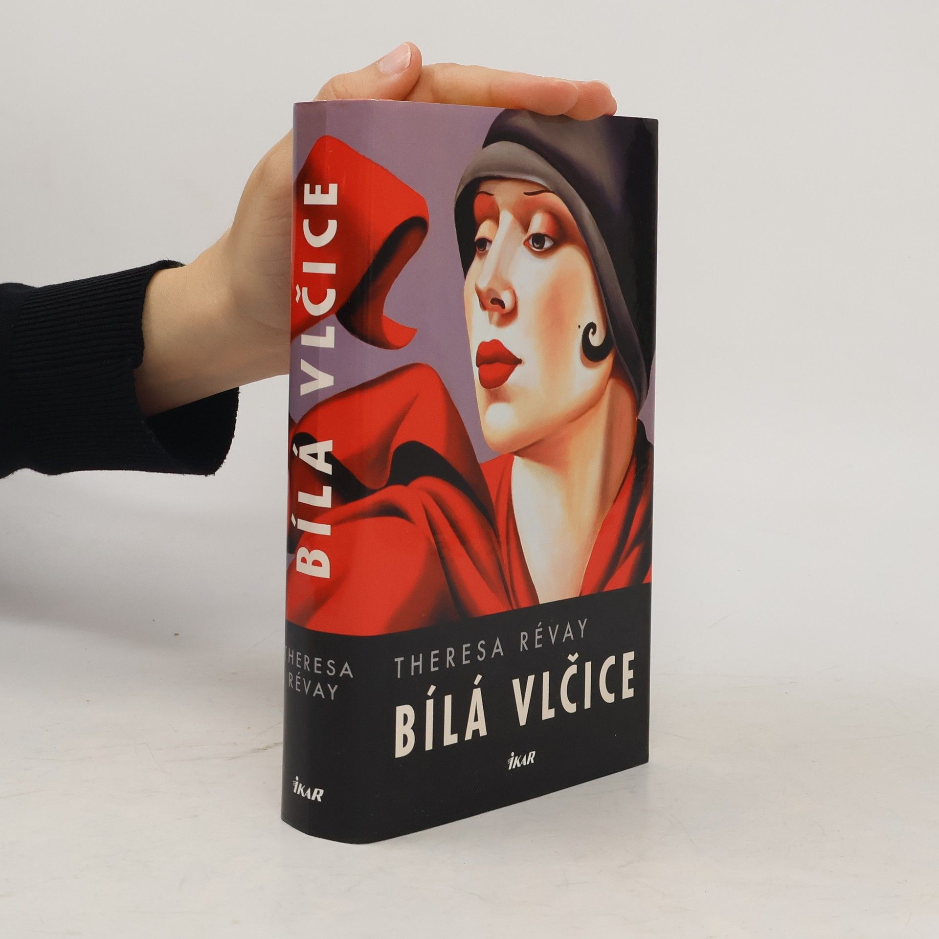 Theresa Révay Bílá vlčice