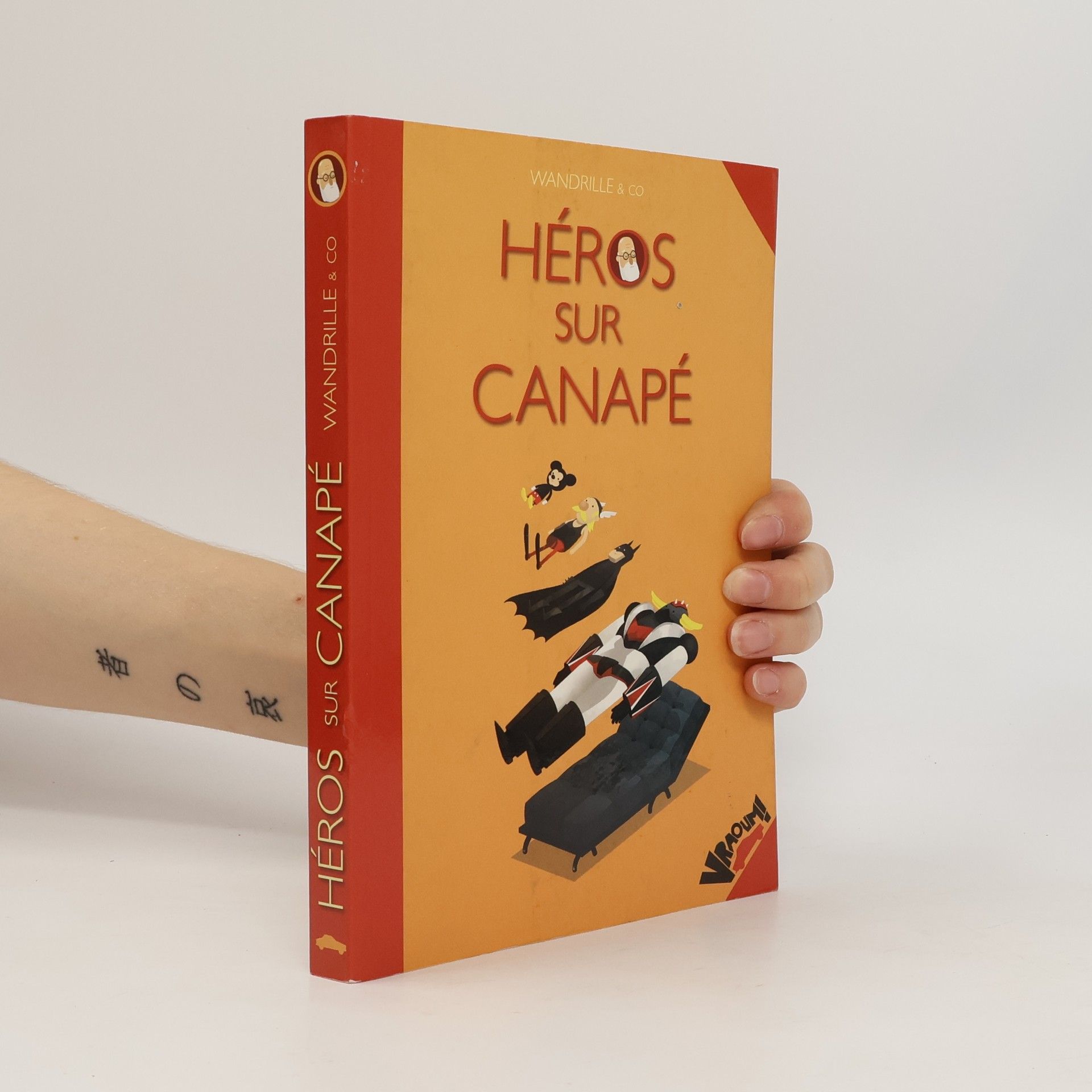 Wandrille Héros sur canapé