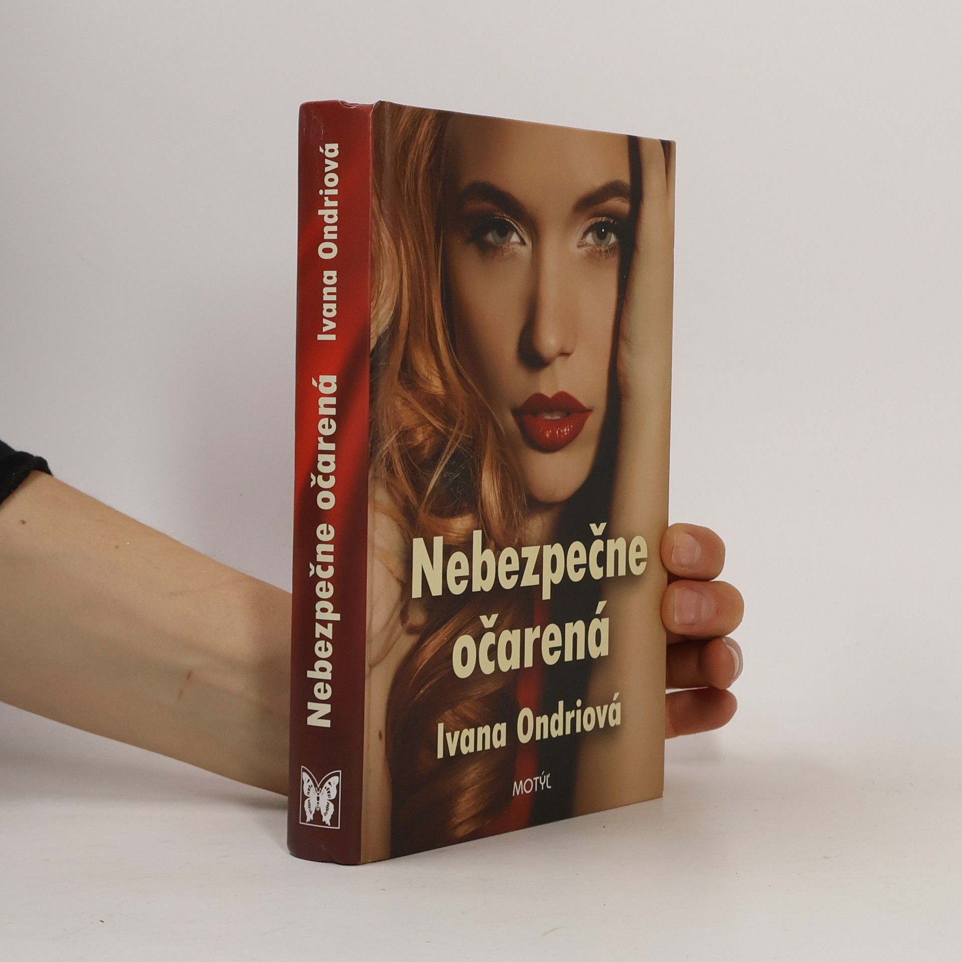 Nebezpečne očarená