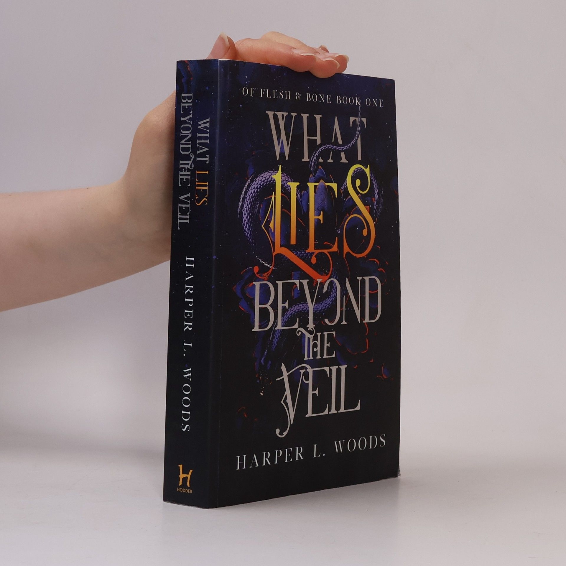 Harper L. Woods What Lies Beyond the Veil