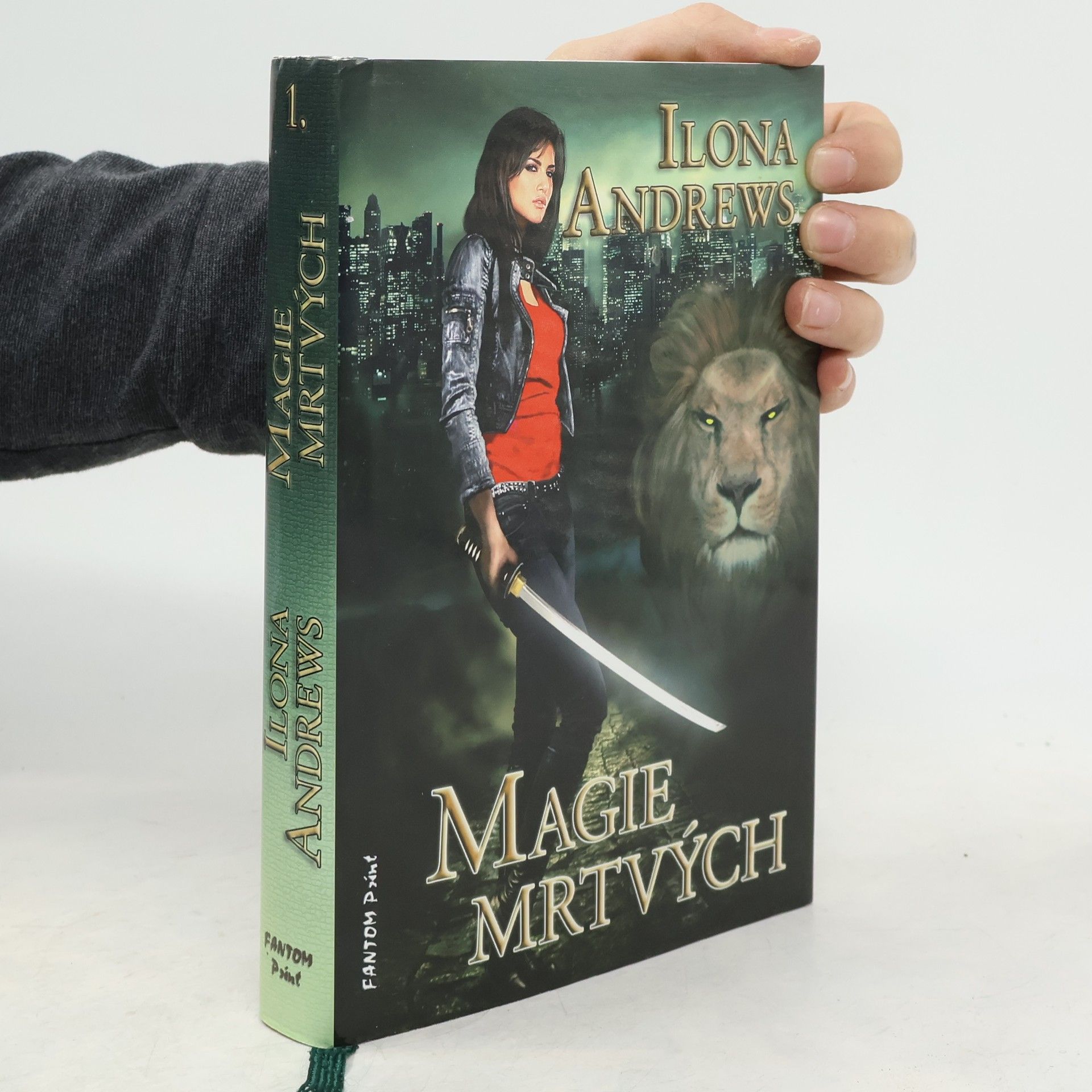 Ilona Andrews Magie mrtvých