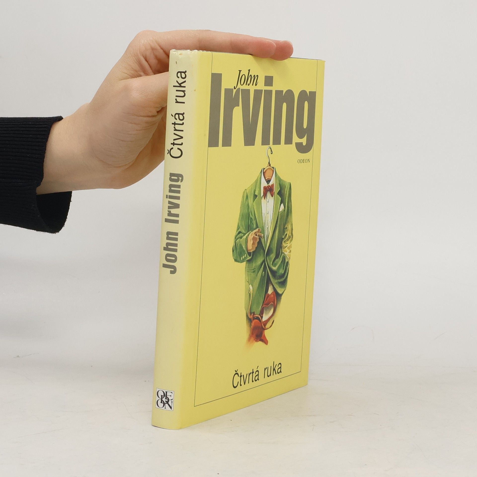 John Irving Čtvrtá ruka