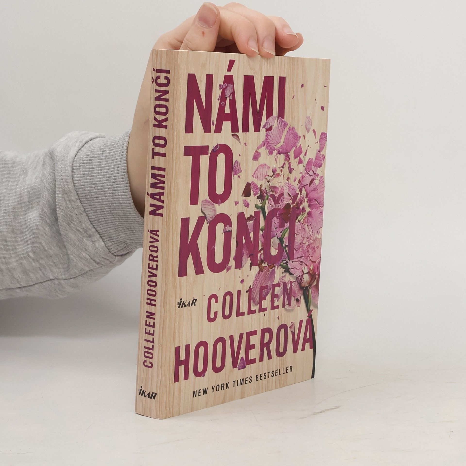 Colleen Hoover Námi to končí