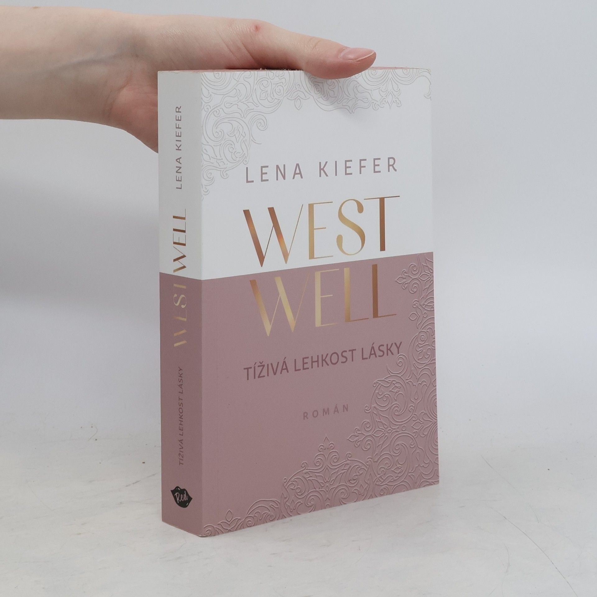 Lena Kiefer Westwell. Tíživá lehkost lásky