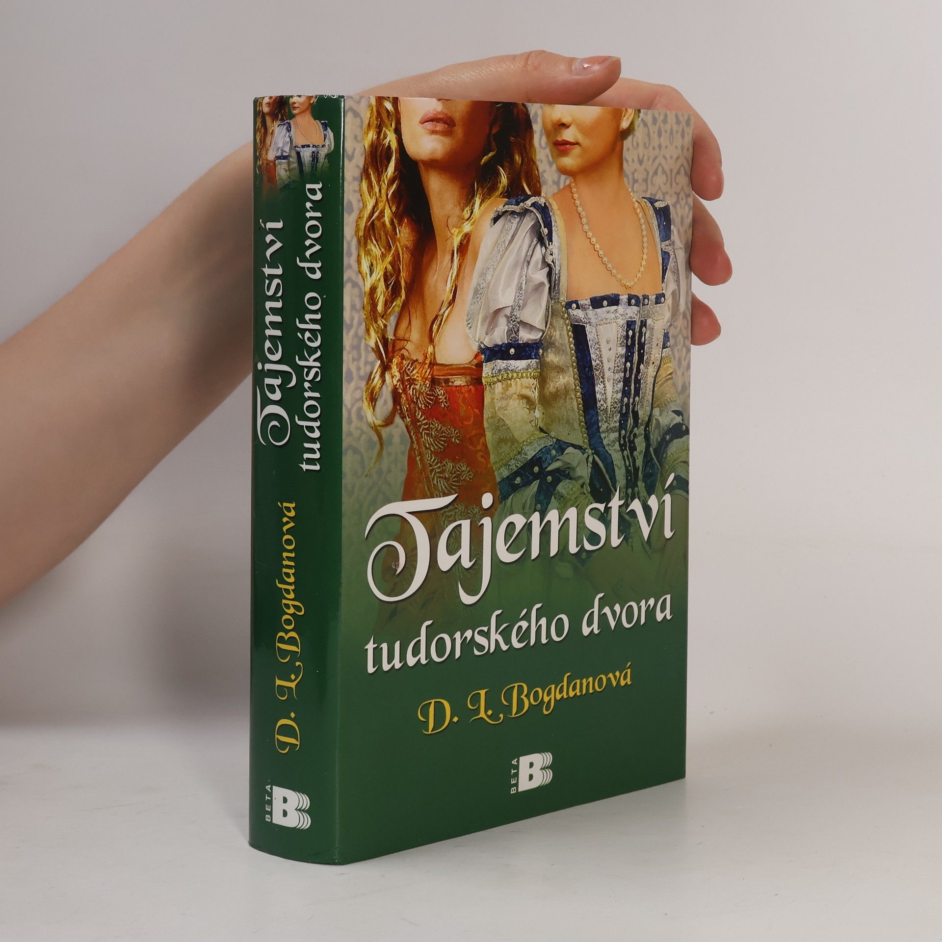 D. L. Bogdan Tajemství tudorského dvora