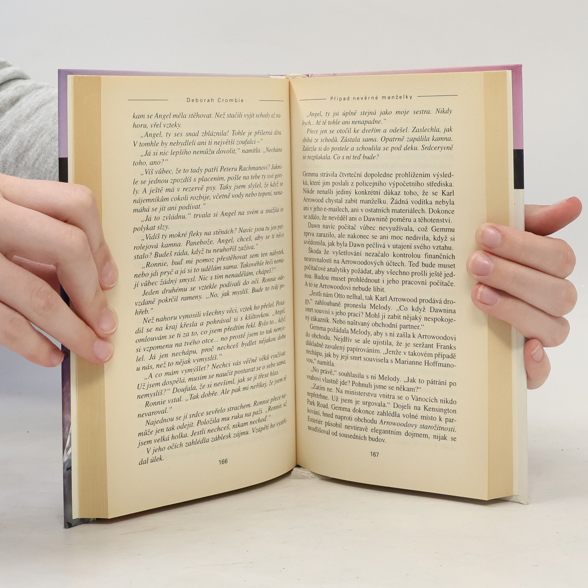 Crombie Deborah Případ nevěrné manželky