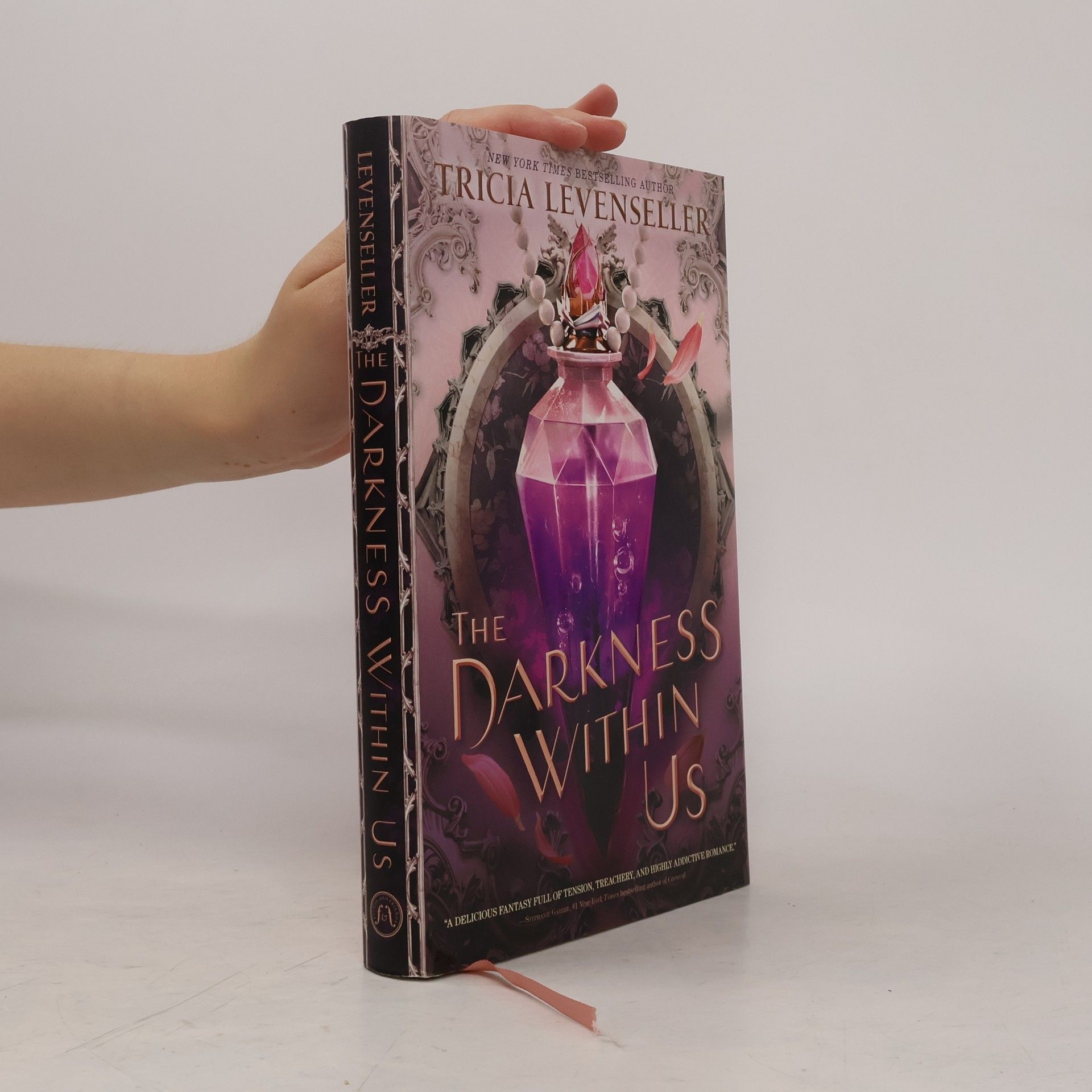 Tricia Levenseller The Darkness Within Us. Special Edition