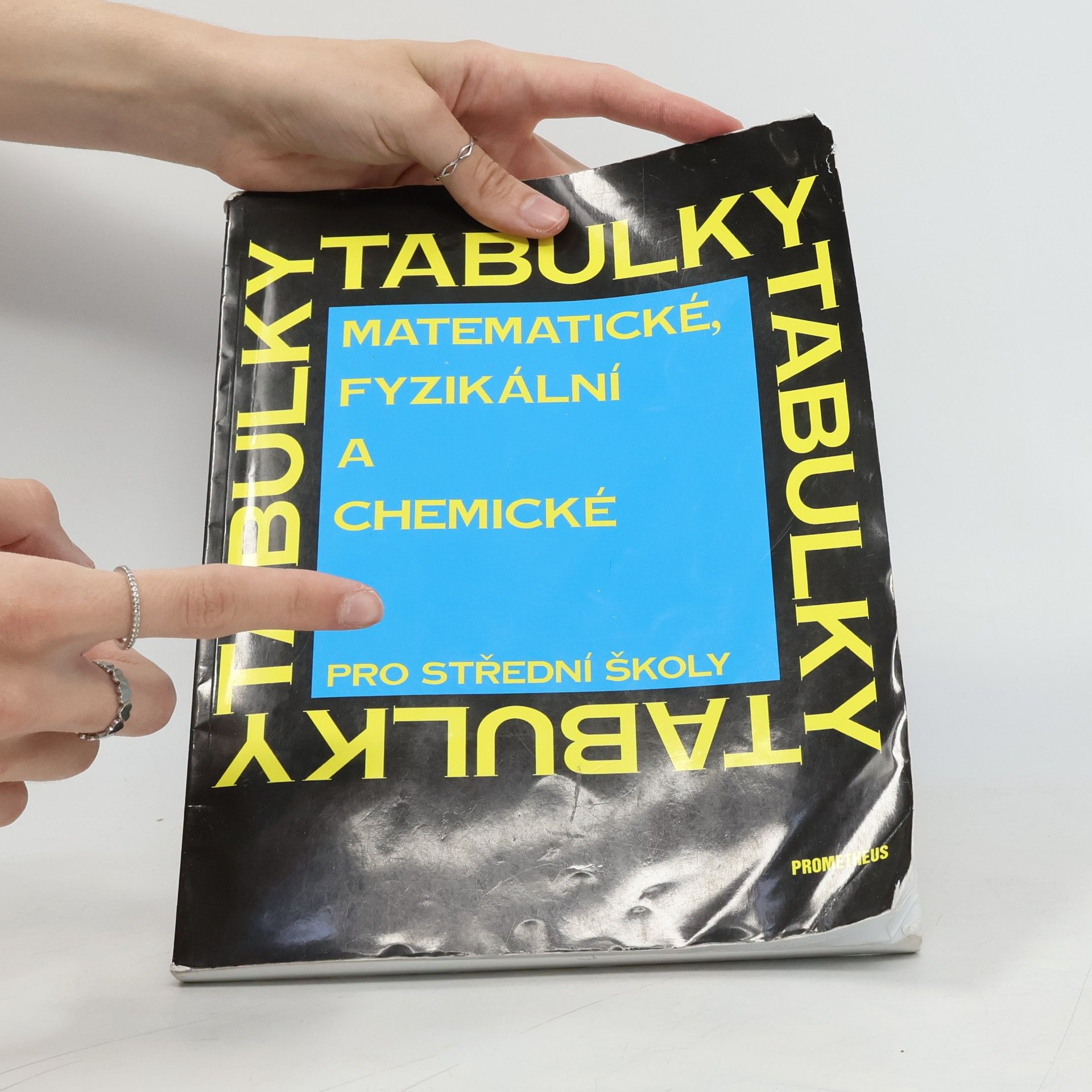 Jiří Mikulčák Matematické, fyzikální a chemické tabulky pro střední školy