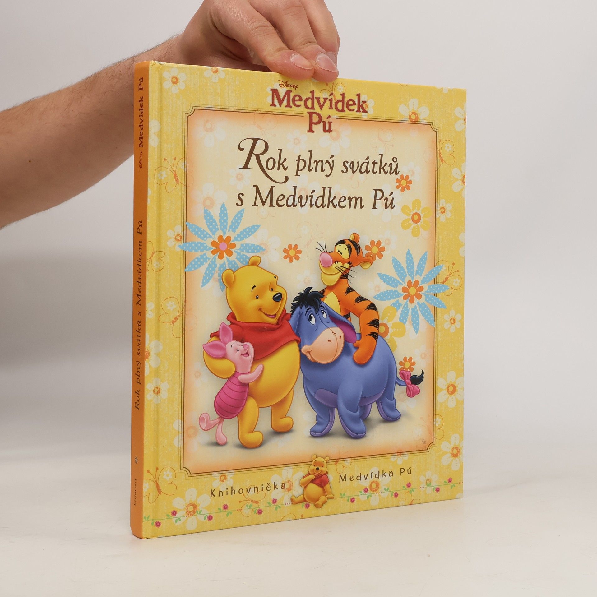 Rok plný svátků s Medvídkem Pú