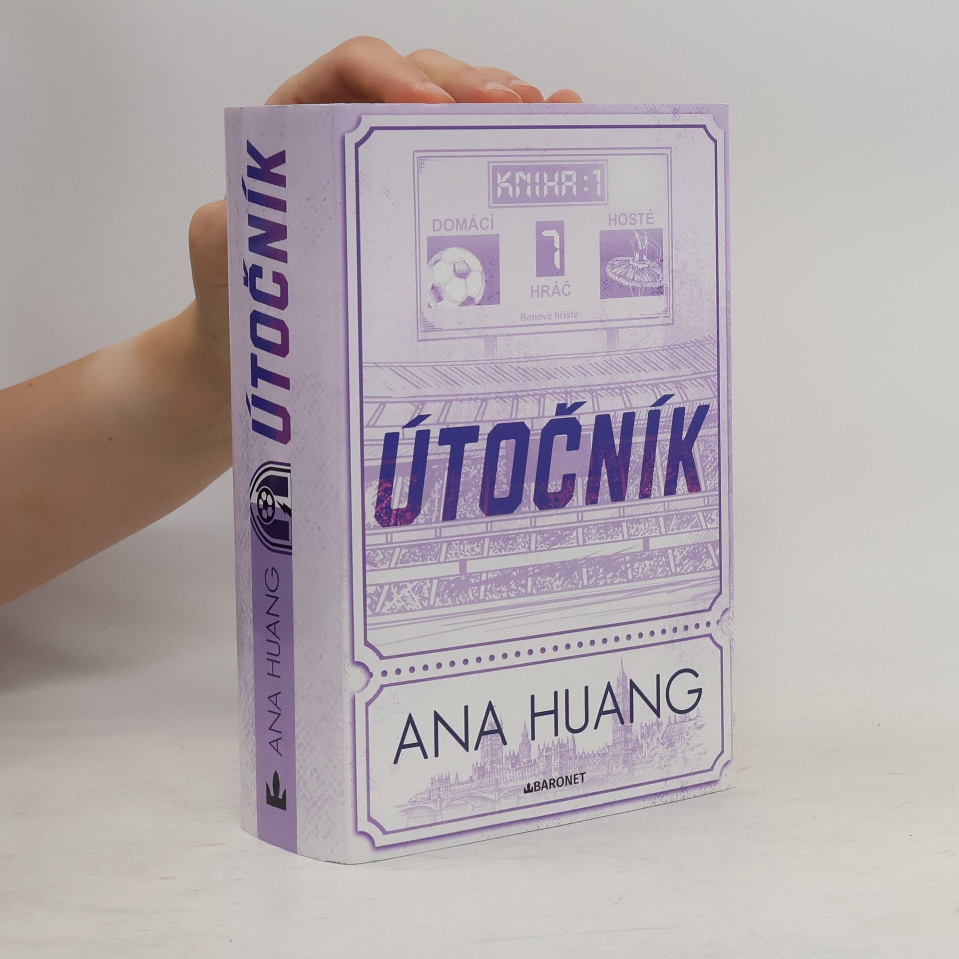 Ana Huang Útočník