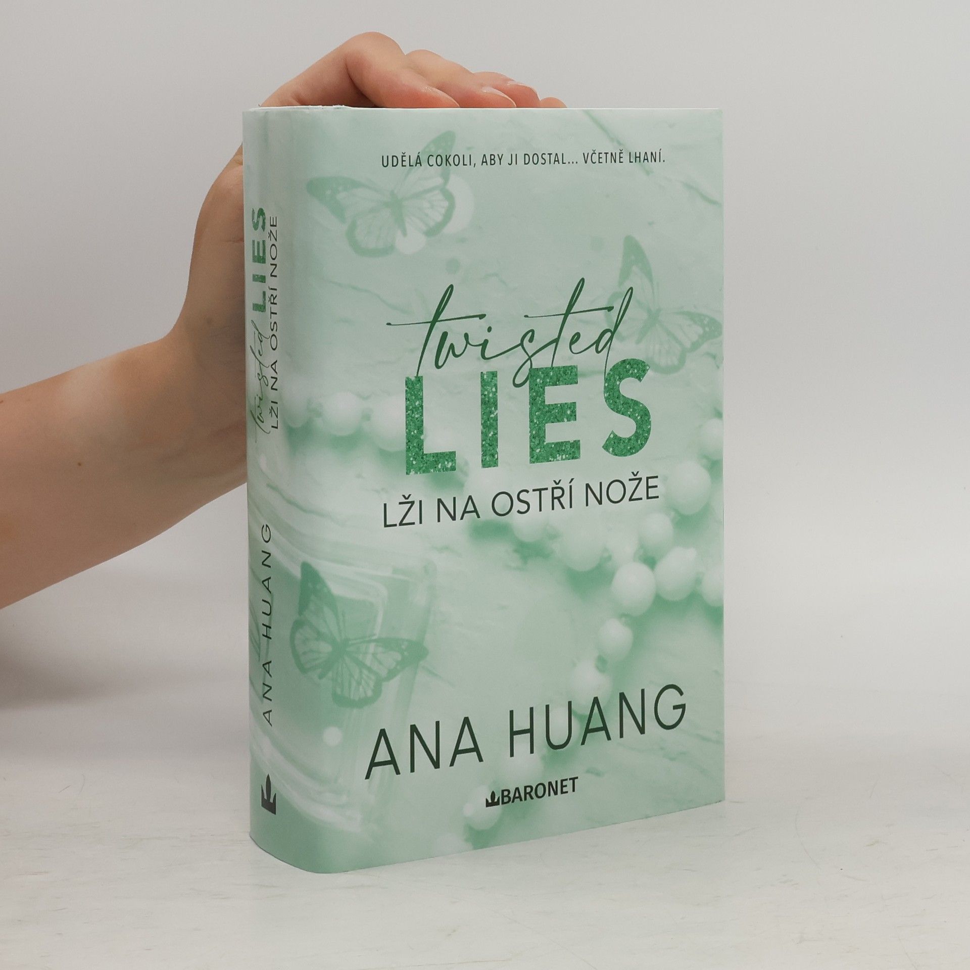 Ana Huang Twisted Lies. Lži na ostří nože