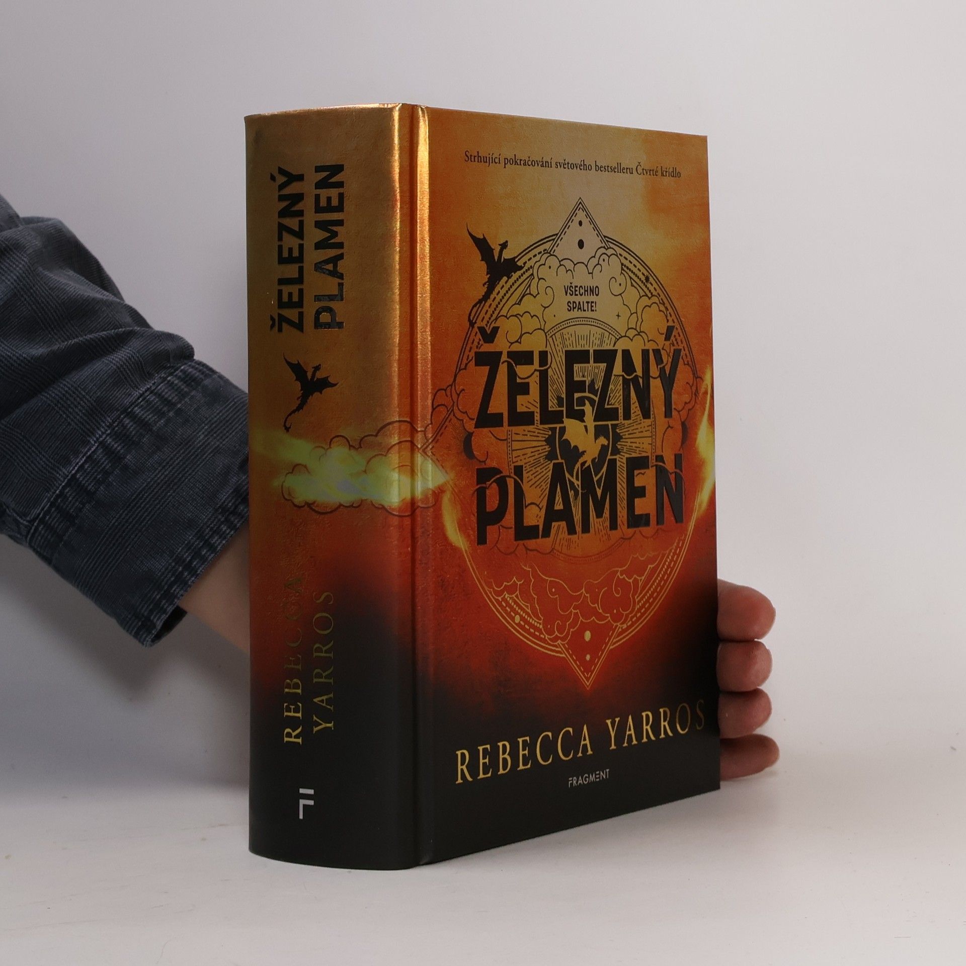 Rebecca Yarros Železný plamen