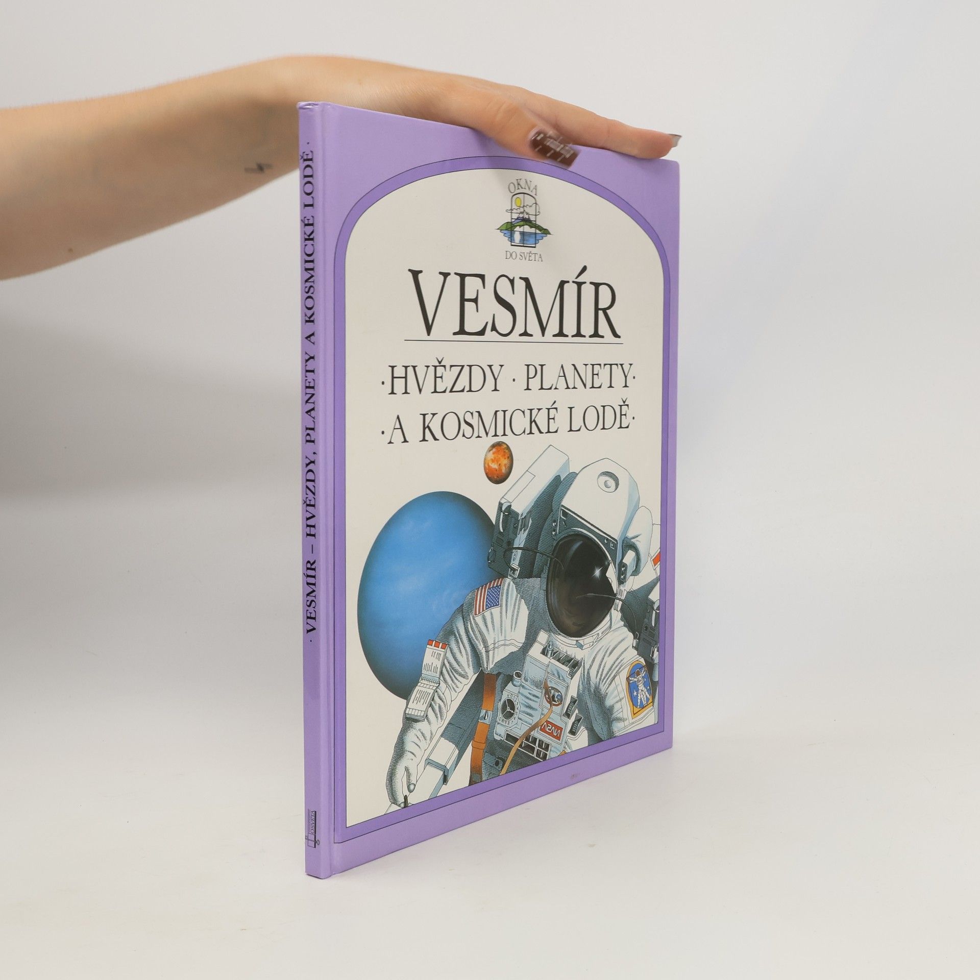 Vesmír. Hvězdy, planety a kosmické lodě.