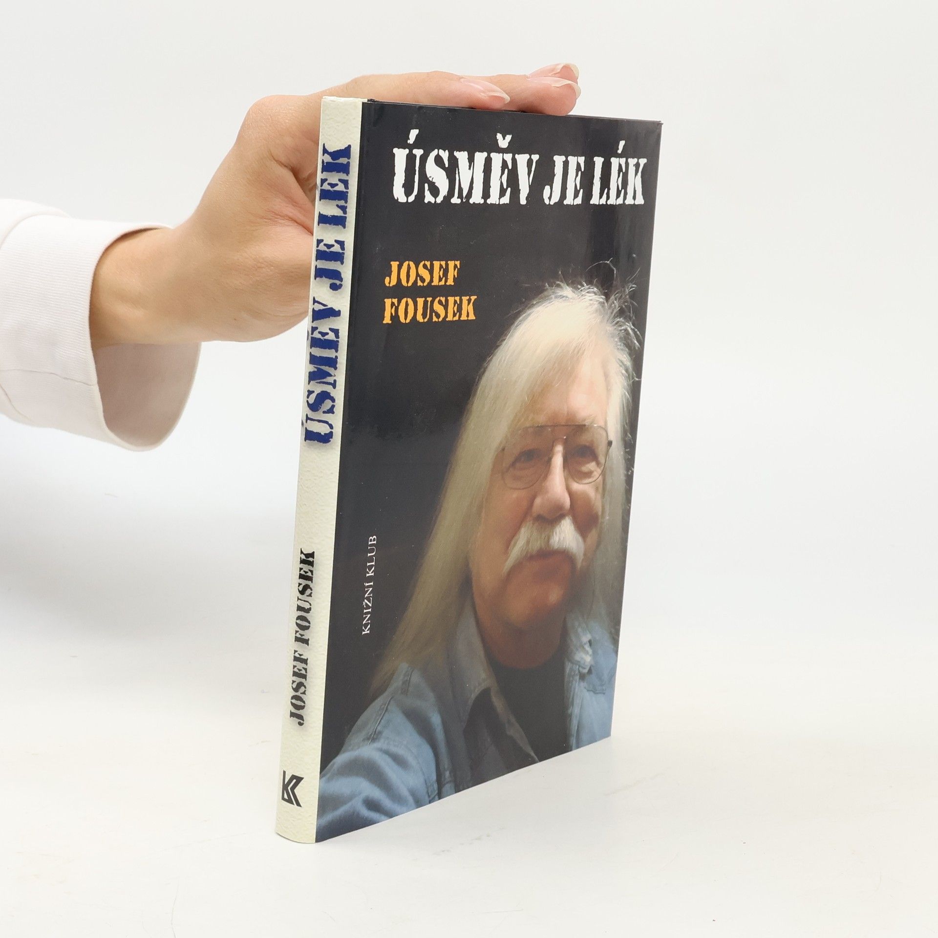 Úsměv je lék: Příběhy, fejetony, texty, básně, satira
