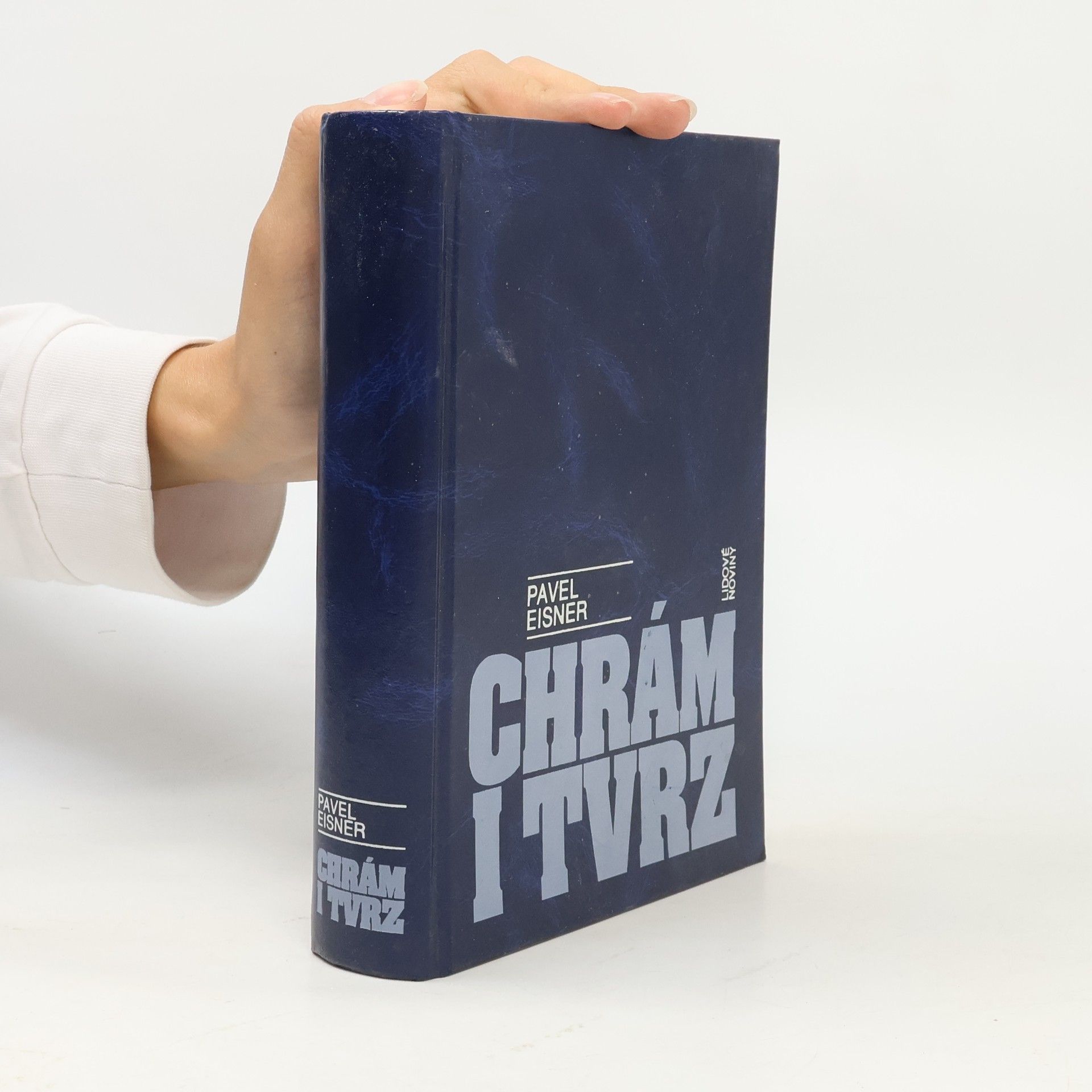 Pavel Eisner Chrám i tvrz. Kniha o češtině
