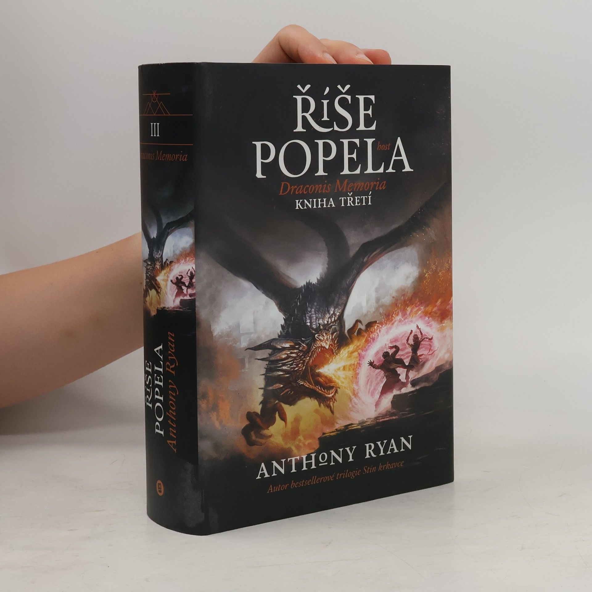 Anthony Ryan Říše popela