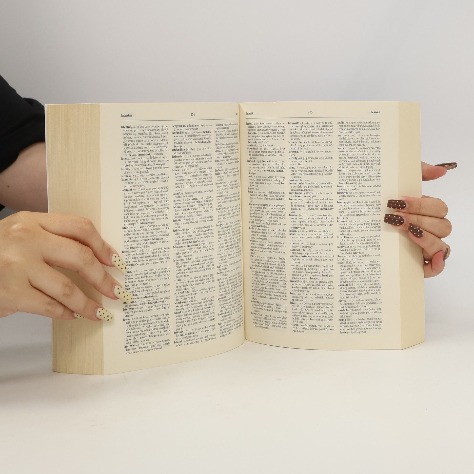 Jiří Kraus Nový akademický slovník cizích slov A-Ž. Studentské vydání