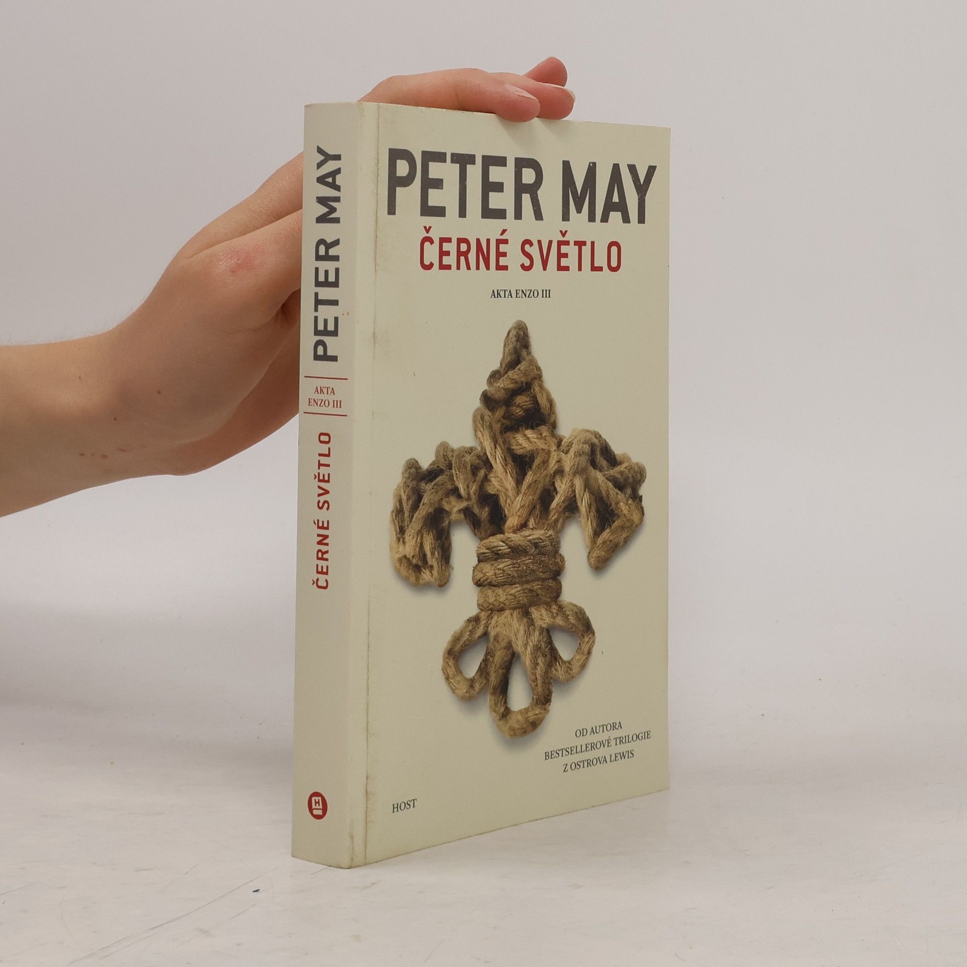 Peter May Černé světlo. Akta Enzo III