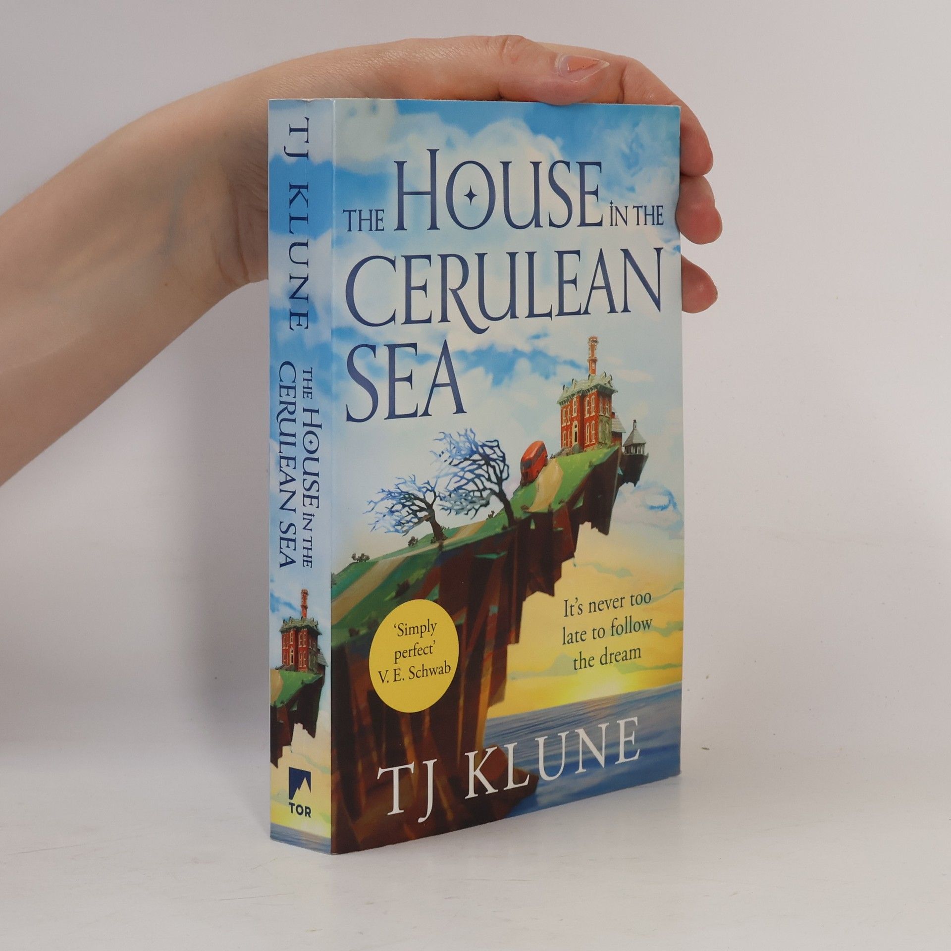 T.J. Klune The house in the Cerulean Sea