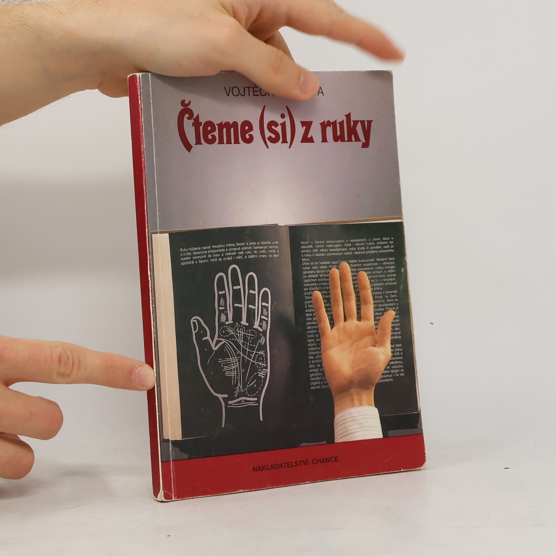 Vojtěch Omasta Čteme (si) z ruky