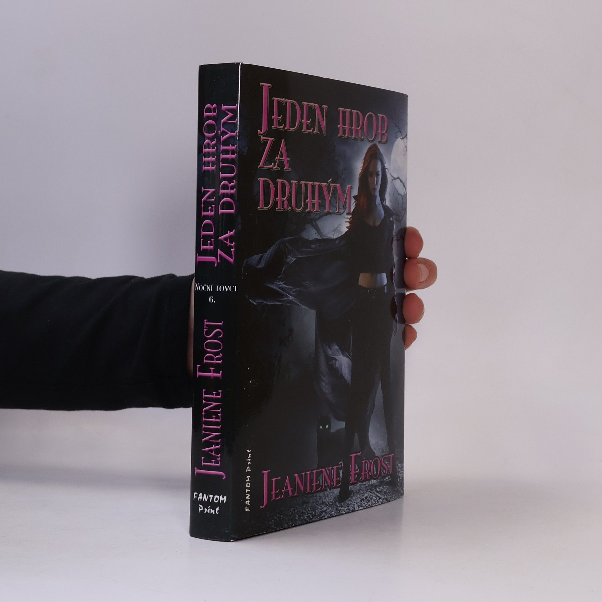 Jeaniene Frost Jeden hrob za druhým