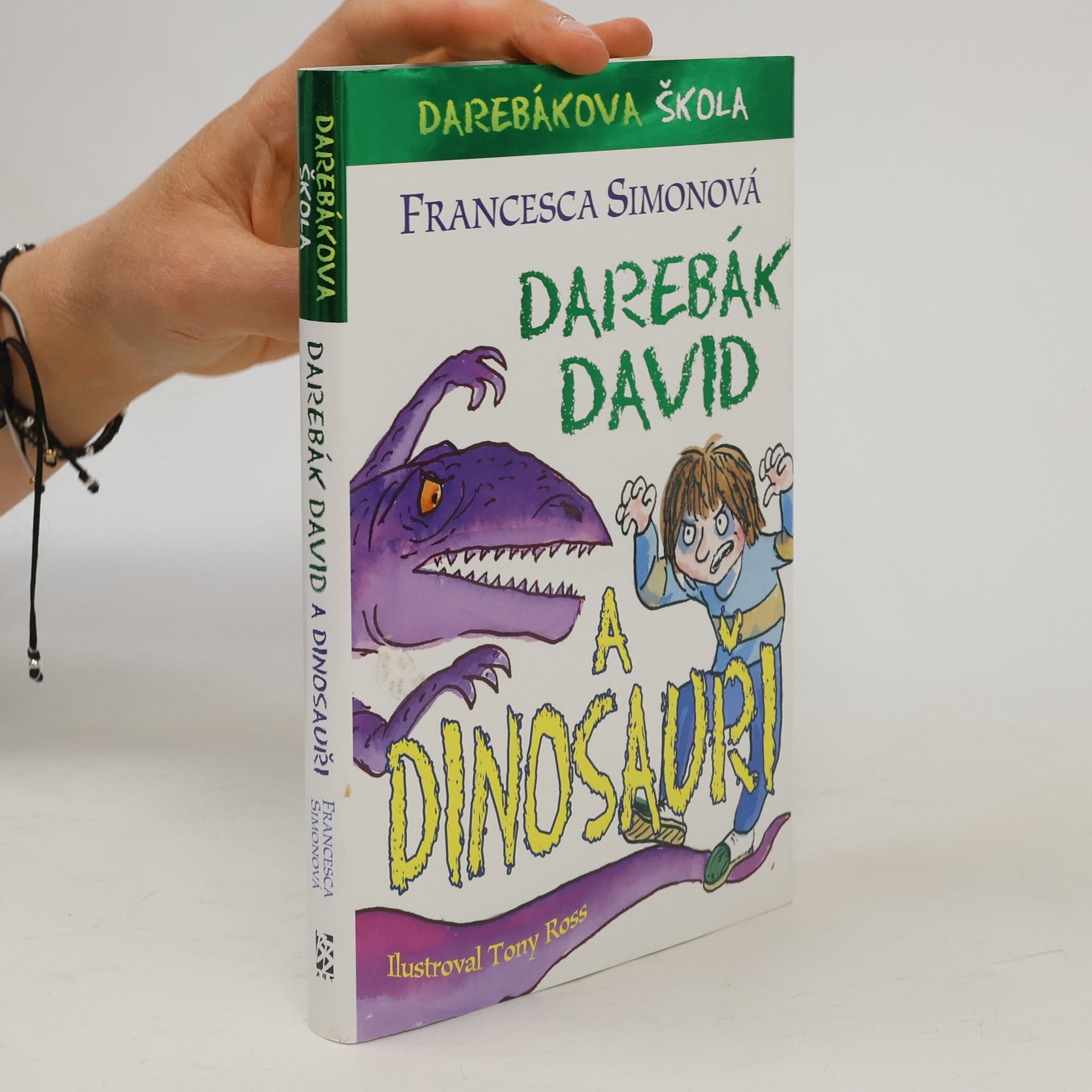 Francesca Simon Darebák David a dinosauři