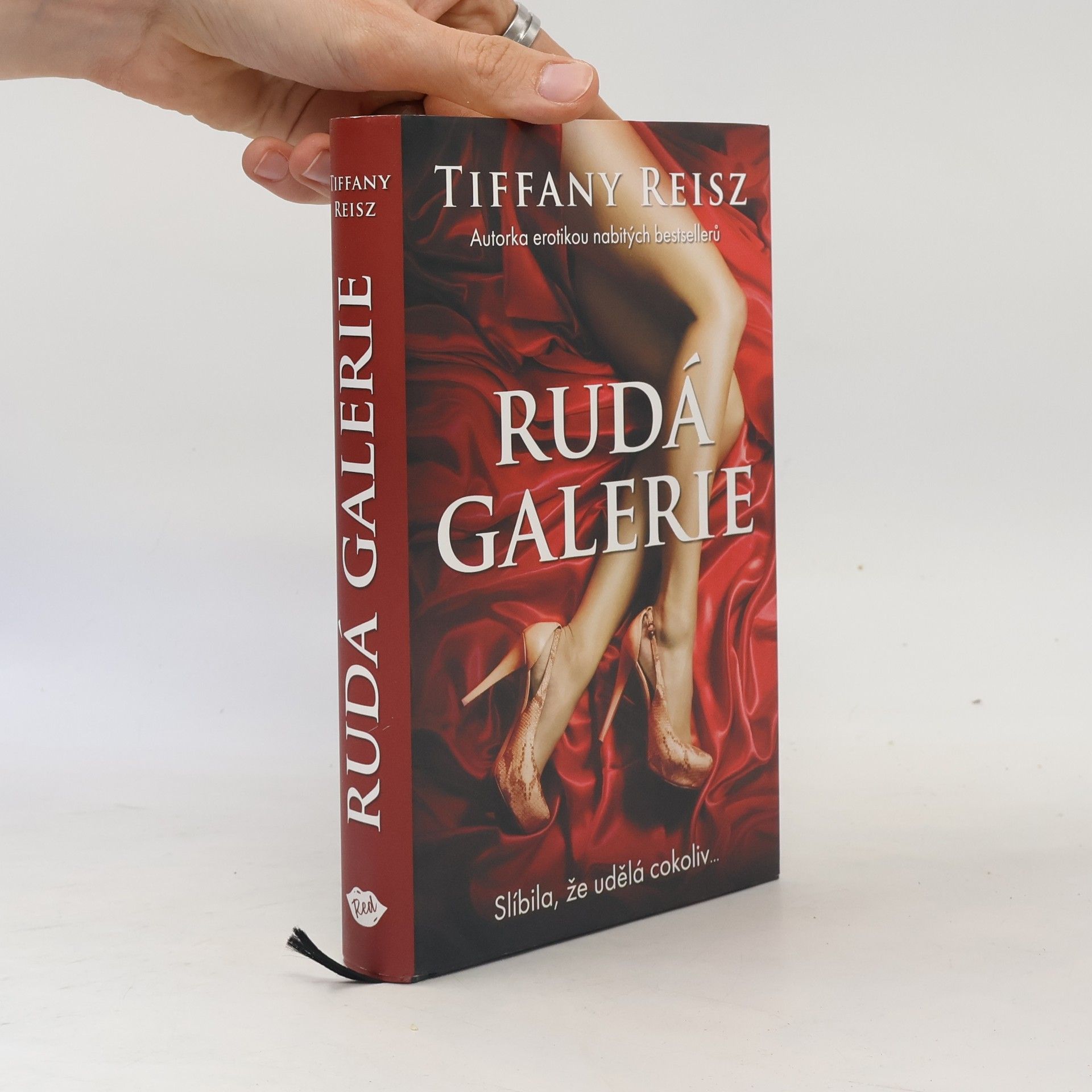Tiffany Reisz Rudá galerie