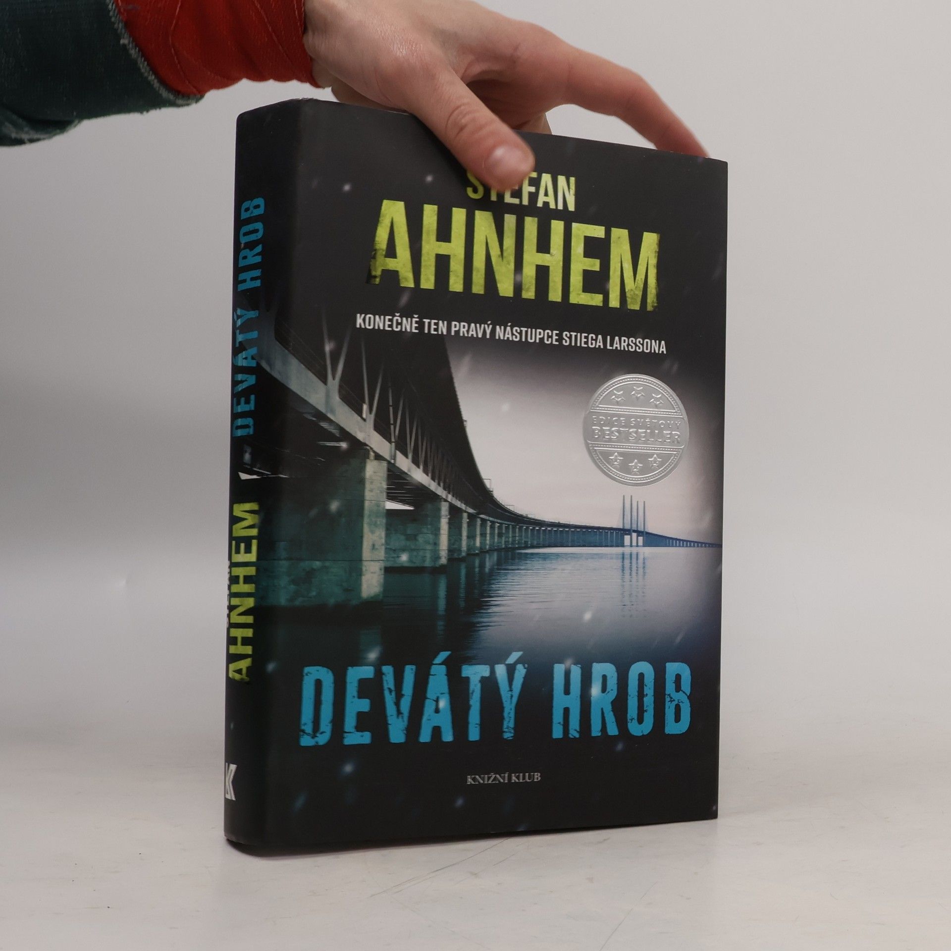 Stefan Ahnhem Devátý hrob