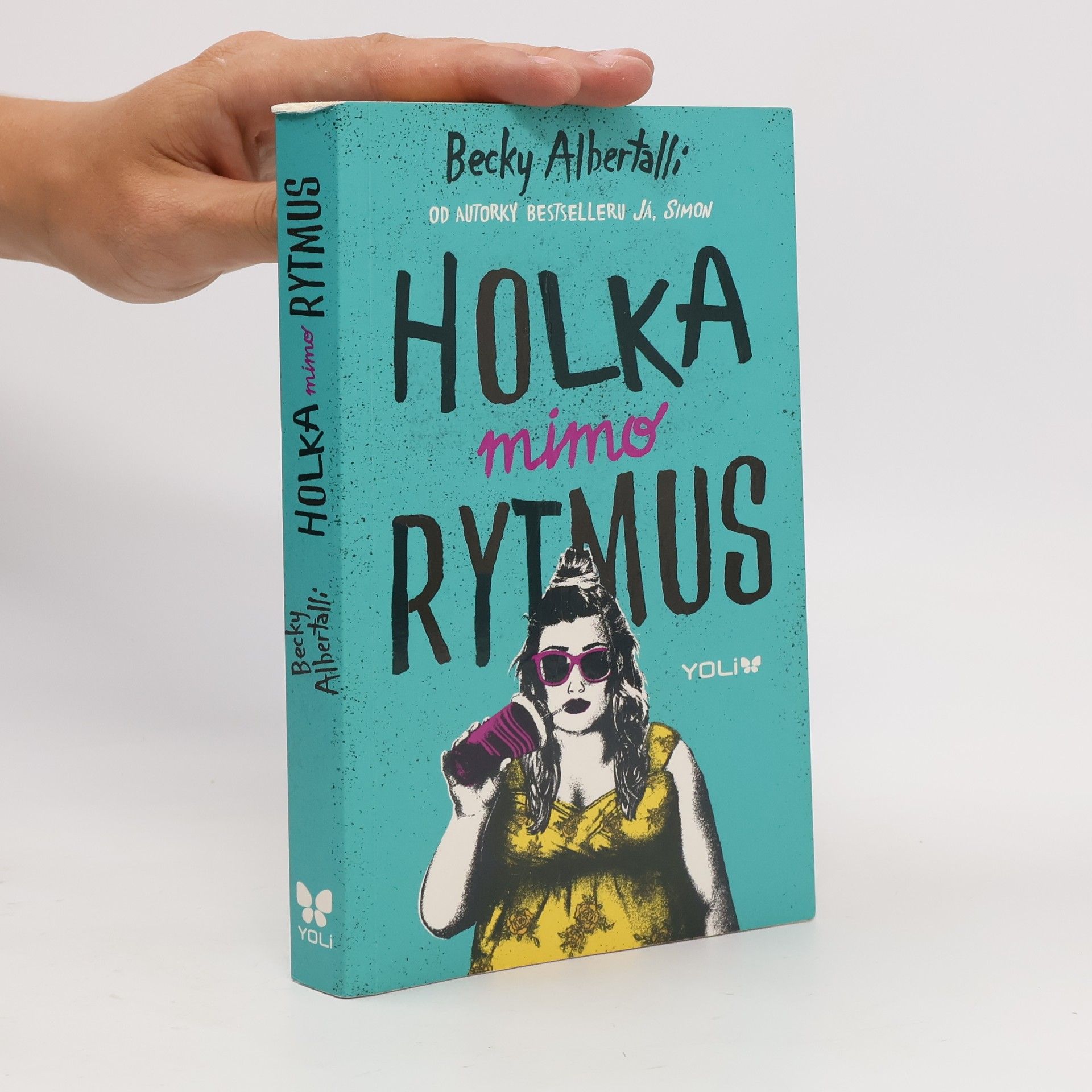 Becky Albertalli Holka mimo rytmus