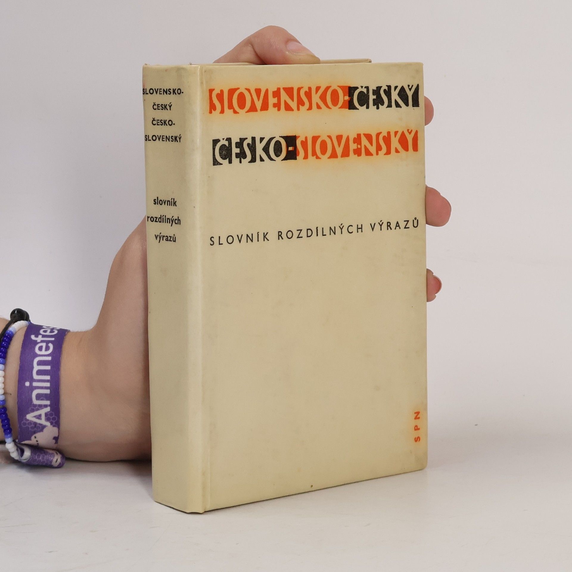Jaroslav Nečas Slovensko-český a česko-slovenský slovník rozdílných výrazů. Slovník rozdílných výrazů
