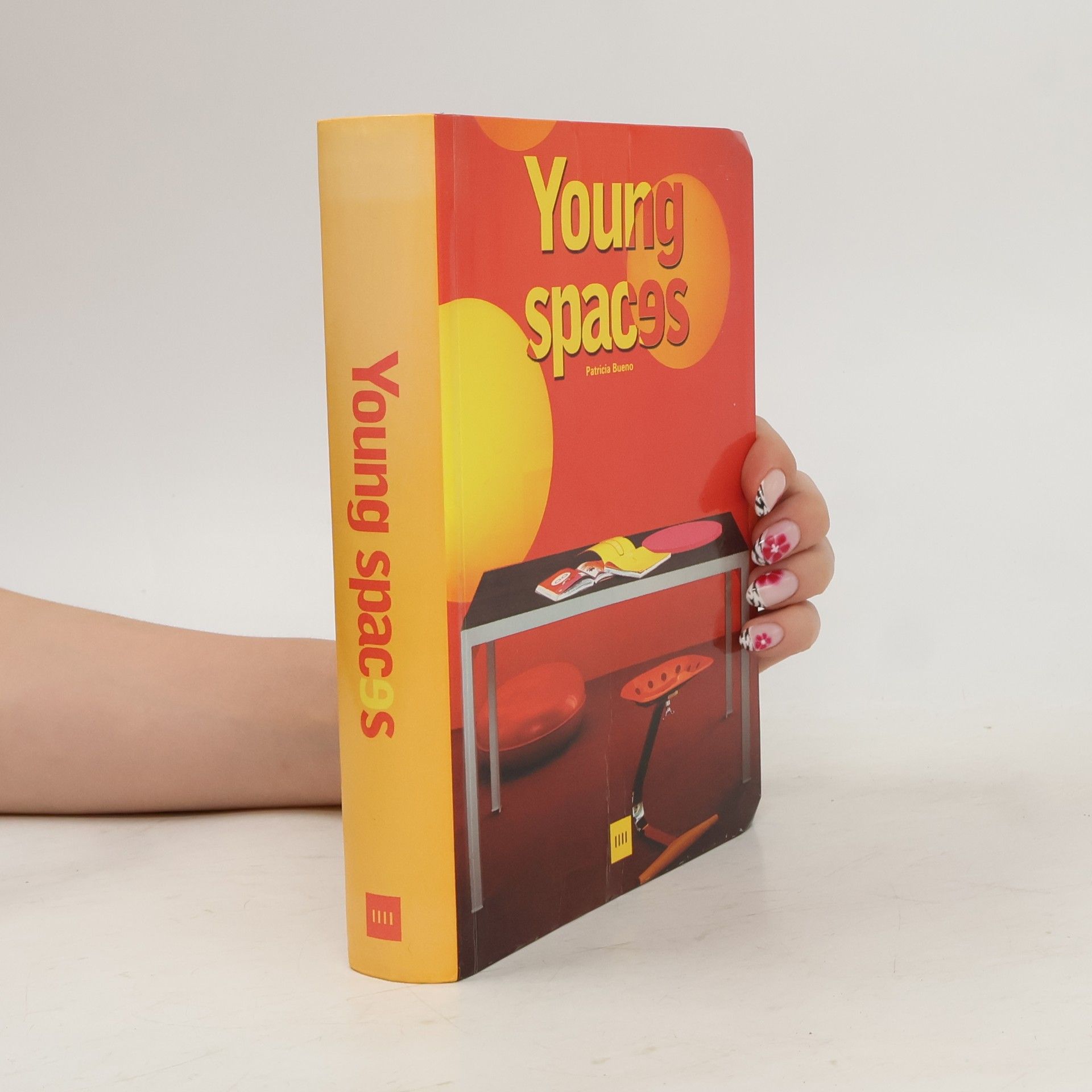Patricia Bueno Young spaces
