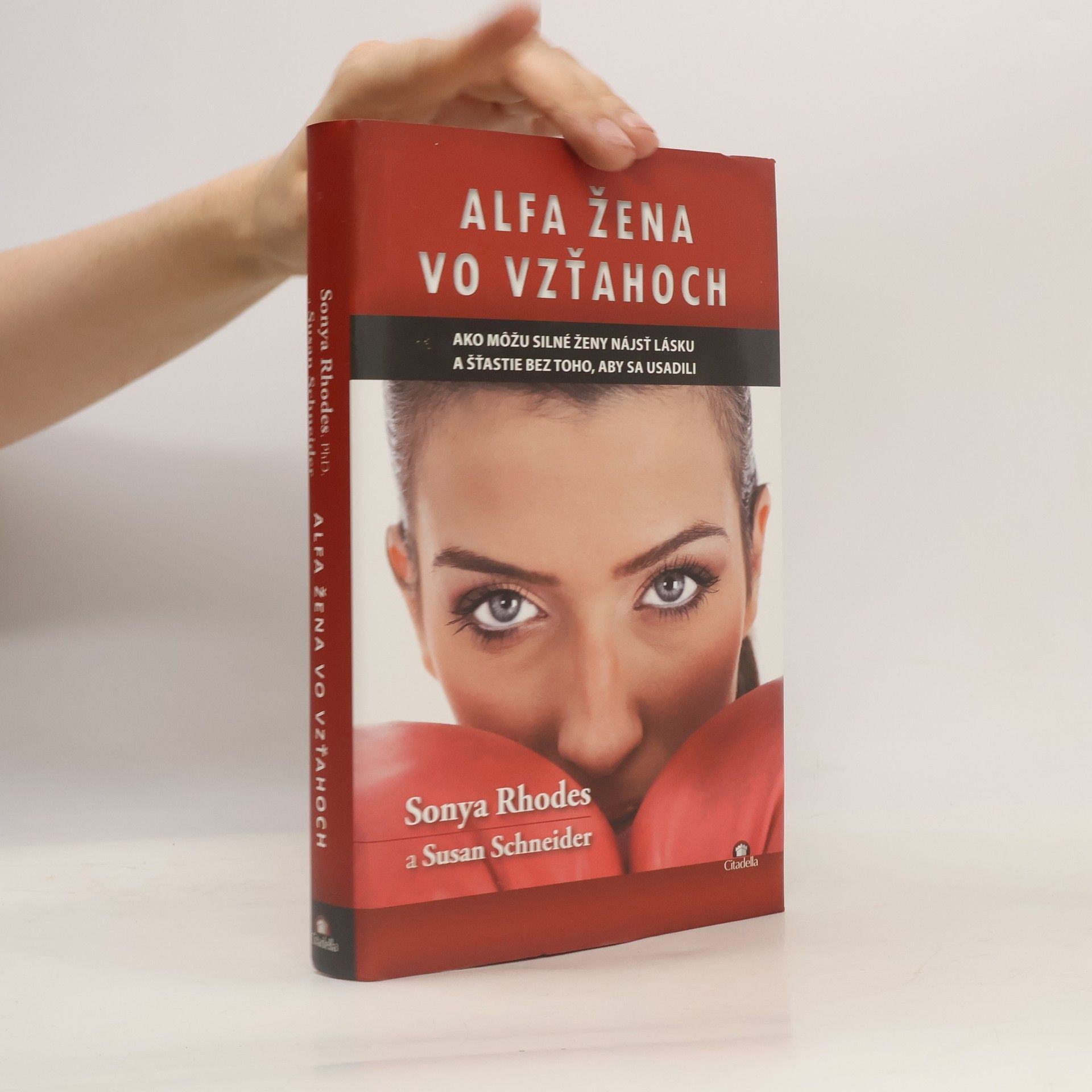 Sonya Rhodes Alfa žena vo vzťahoch