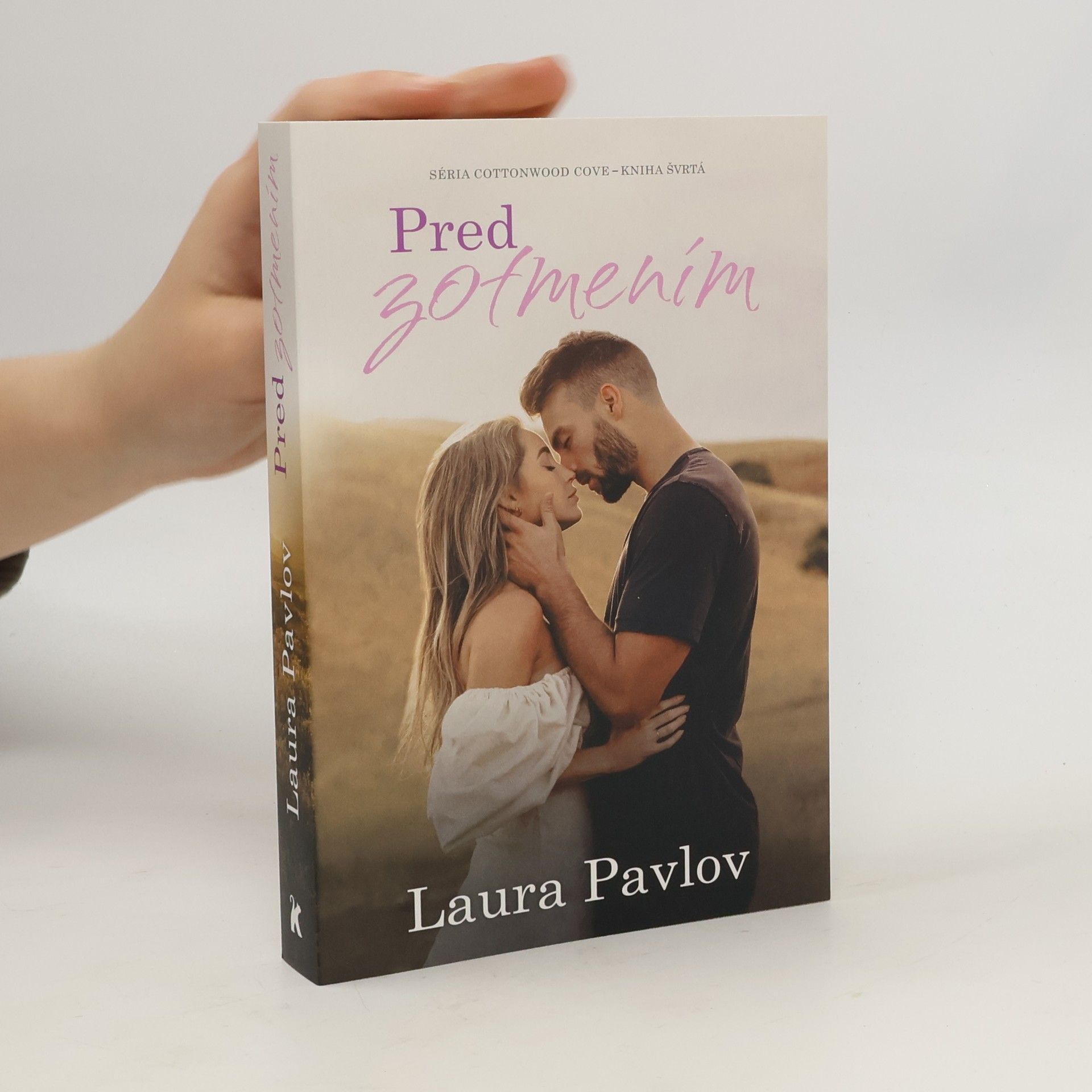 Laura Pavlov Pred zotmením