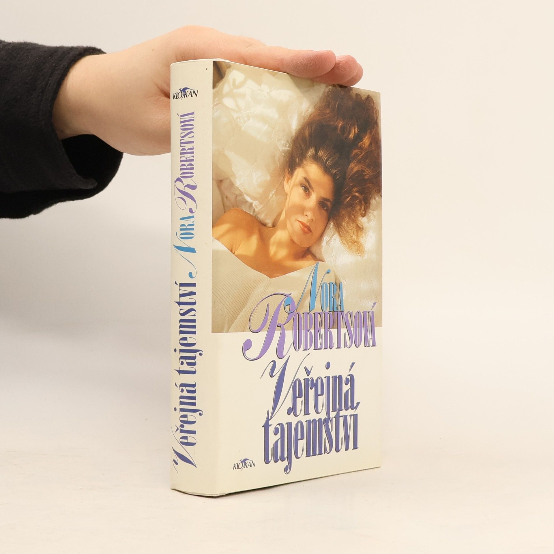 Nora Roberts Veřejná tajemství