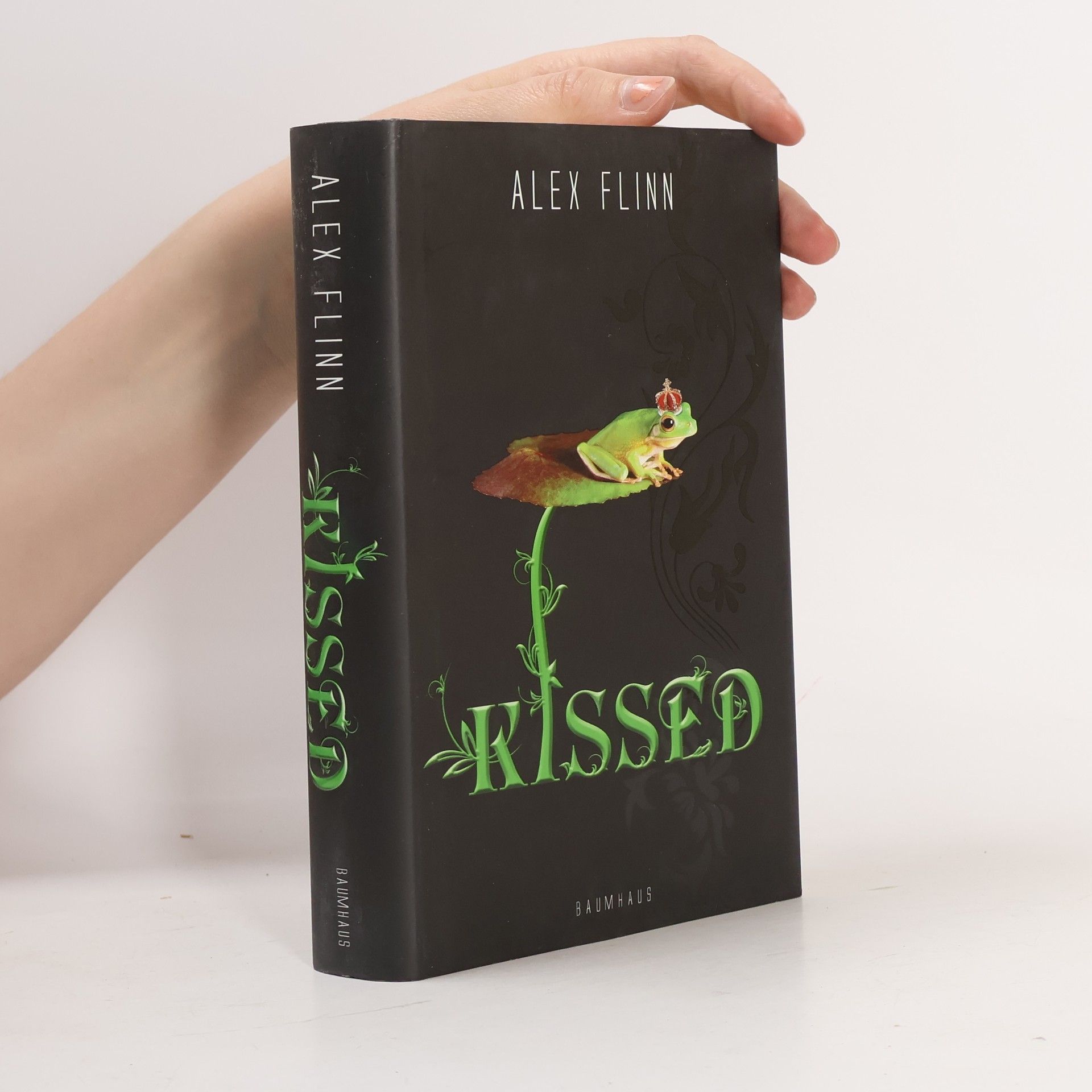Alex Flinn Kissed